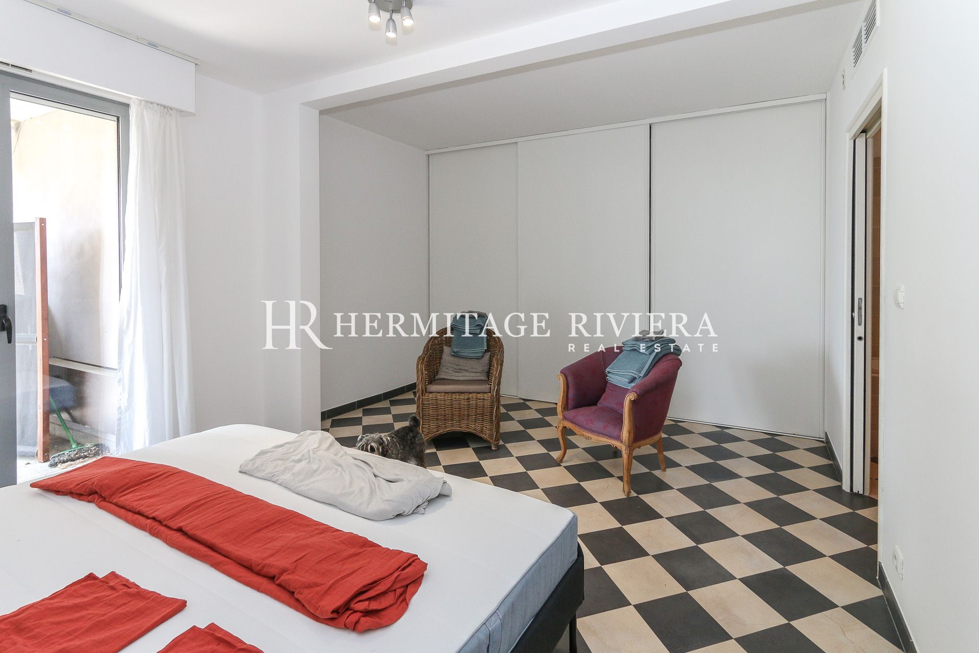 Appartamento con 3 camere da letto e giardino privato (immagine 16)