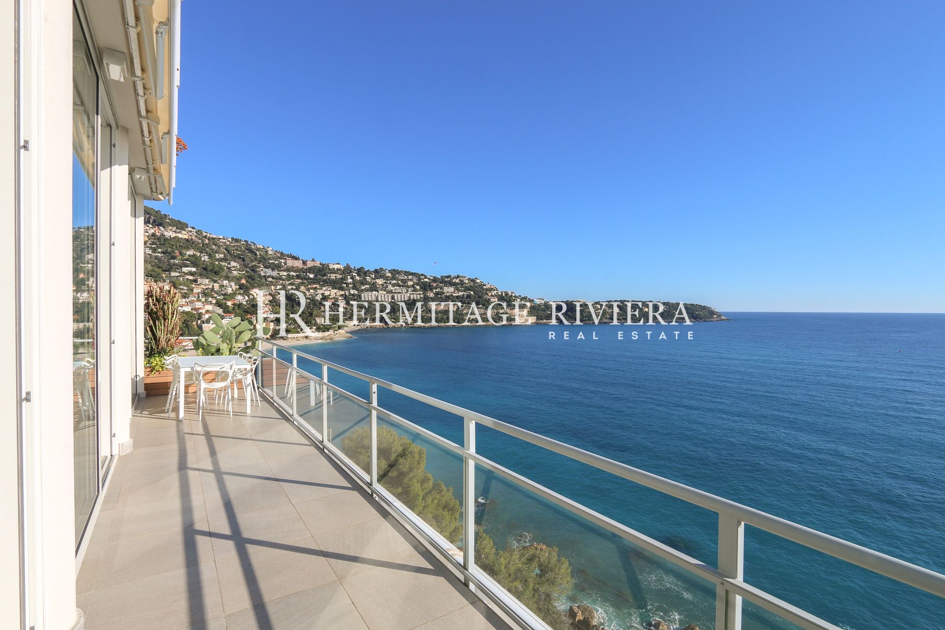 3 bedroom apartment - Waterfront residence - Close to Monaco (image 2)