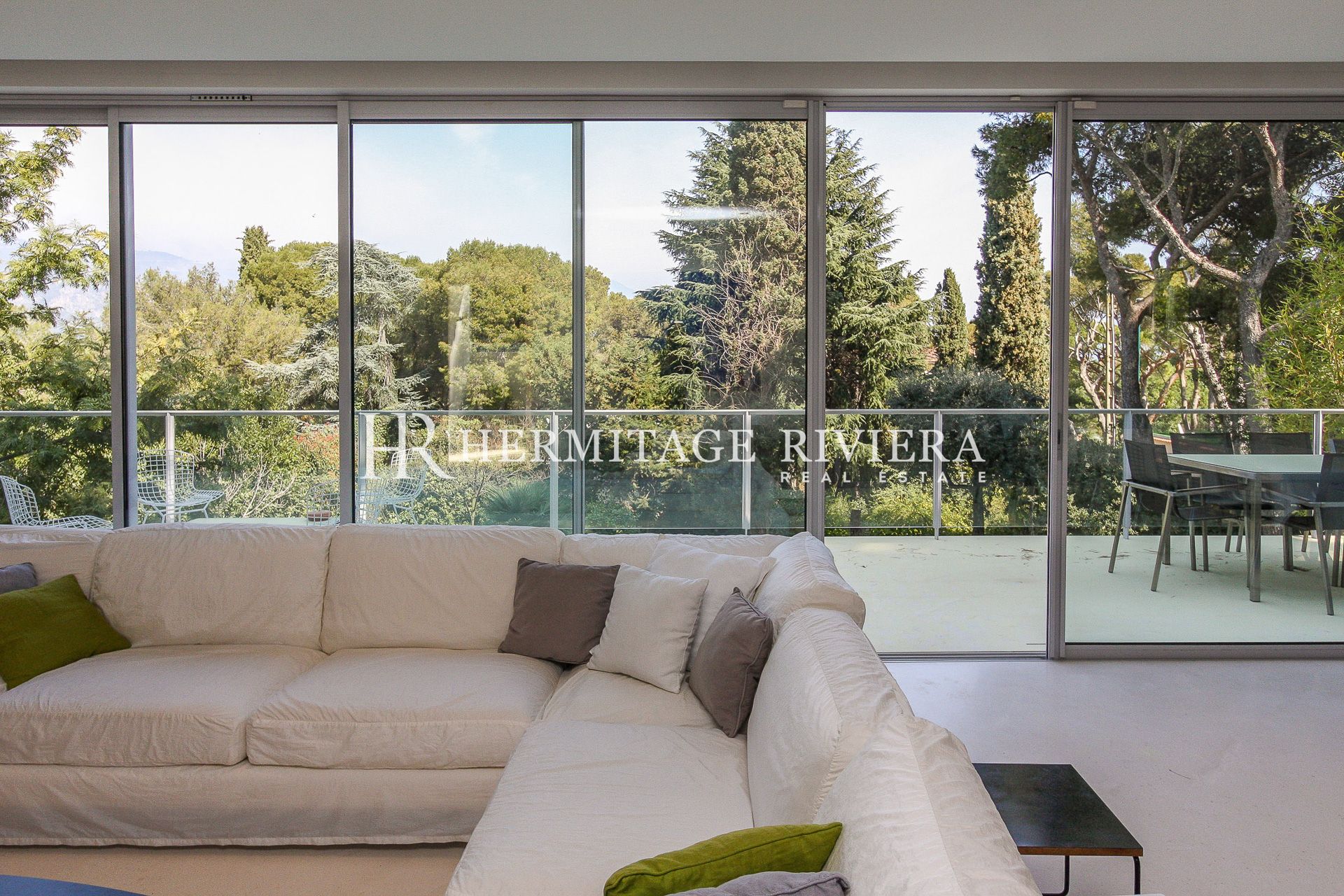 Villa contemporanea in posizione tranquilla - Piscina - Giardino pianeggiante (immagine 7)