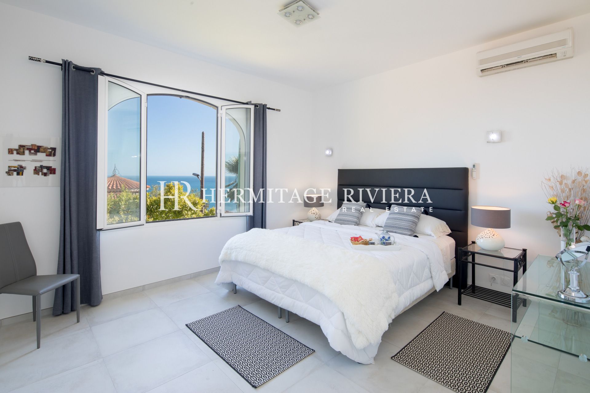 Close to the beach - Pool - Sea views (image 13)