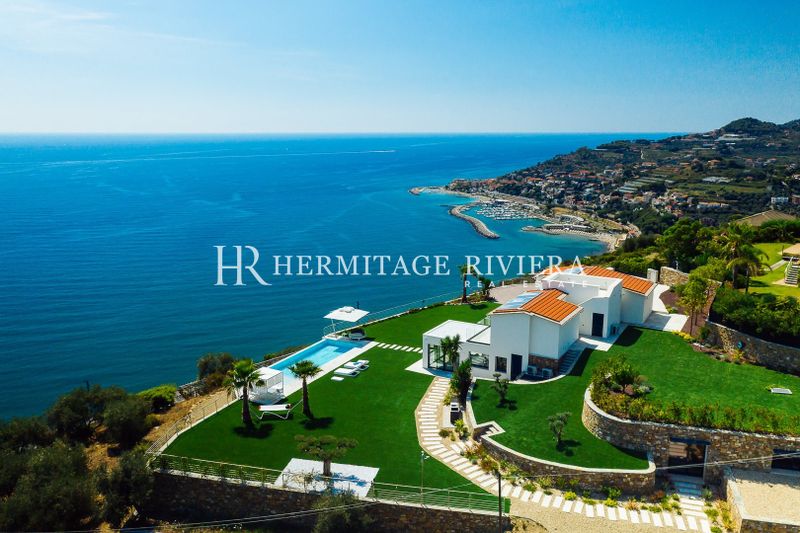 Elegant property - Sea view - Pool