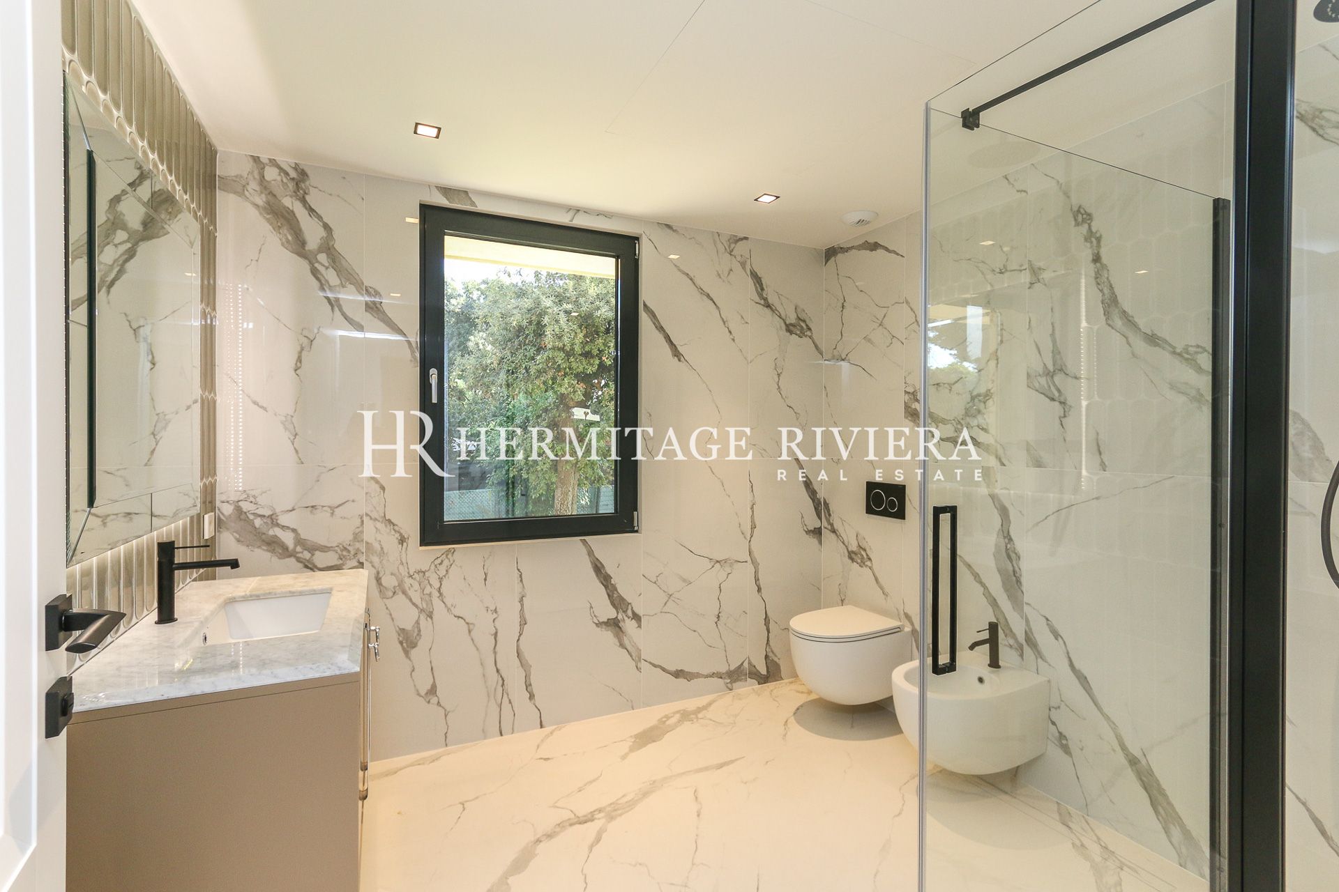Renovert villa - Basseng - Hage - Havutsikt (bilde 15)