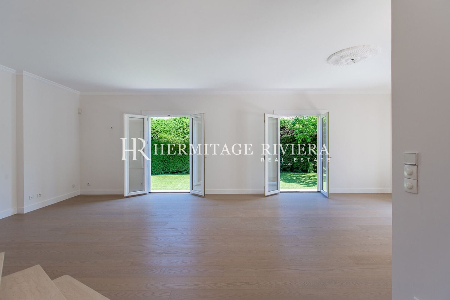 Villa in Villefranche-sur-Mer Сalm - Сlosed estate - Pool - Garden (image 11)