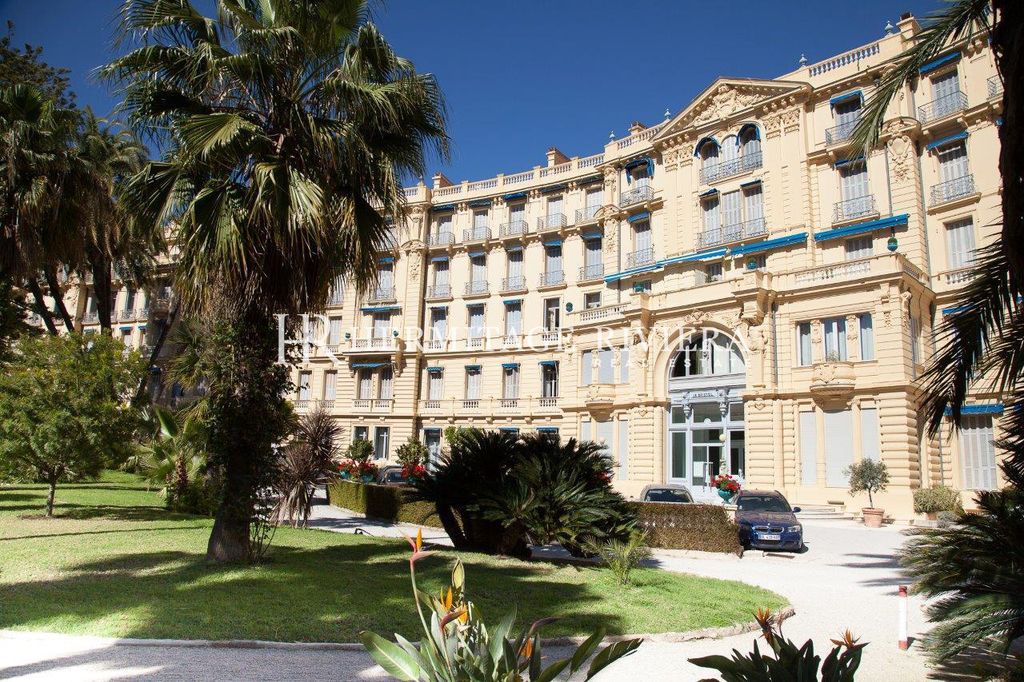 Residence Le Bristol for rental in BeaulieusurMer Hermitage Riviera