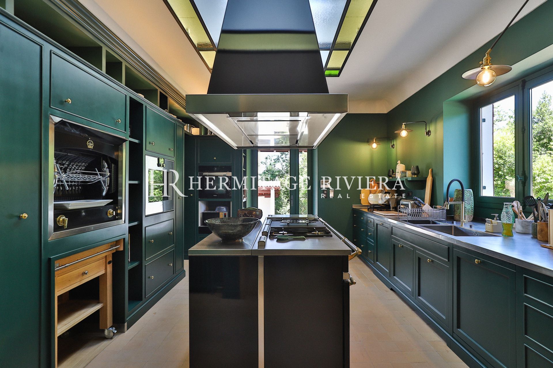 Property - 7 bedrooms - Cinema - Pool - Sea view (image 5)