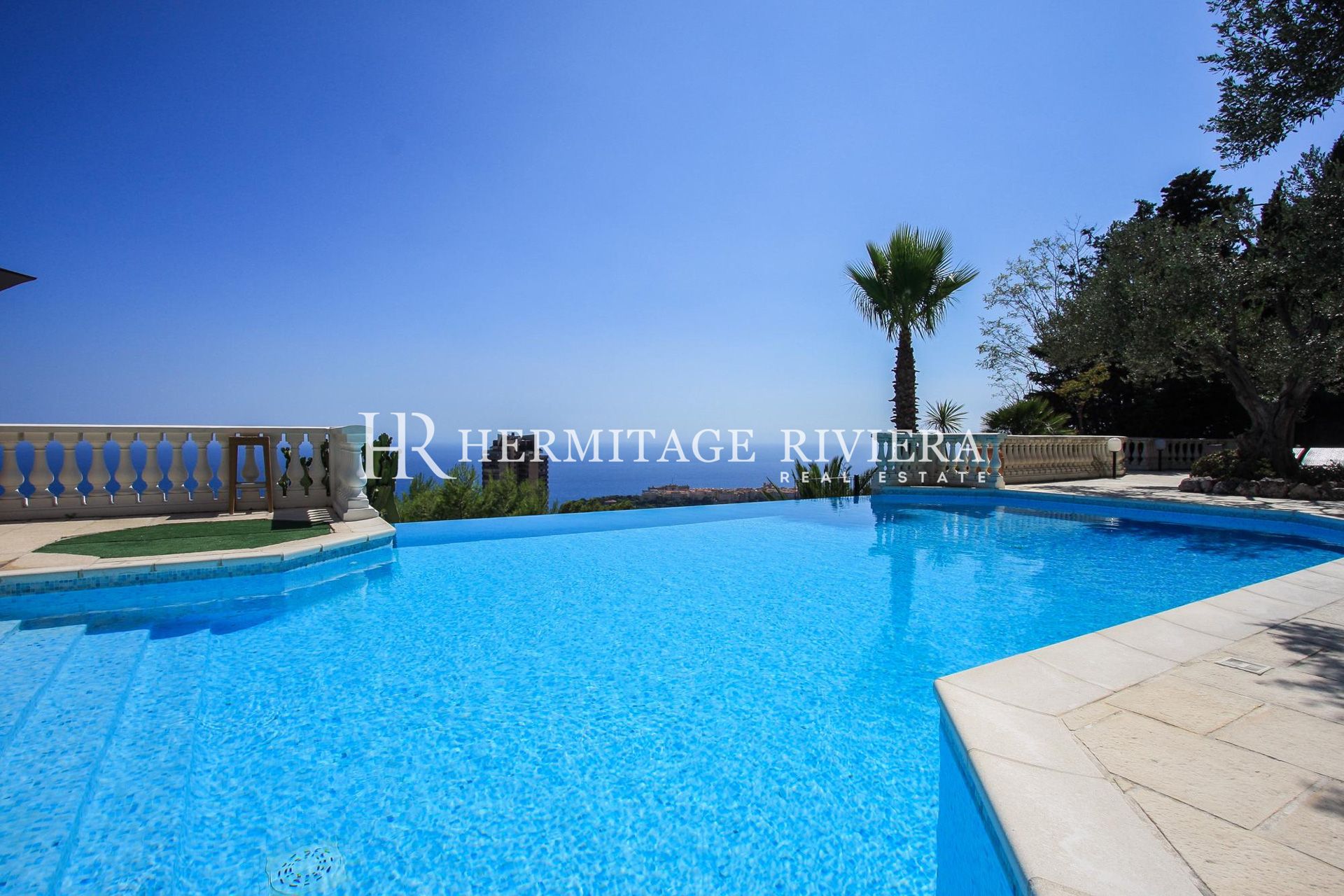 2 bedroom apartment - Duplex - View Monaco - Pool (image 5)