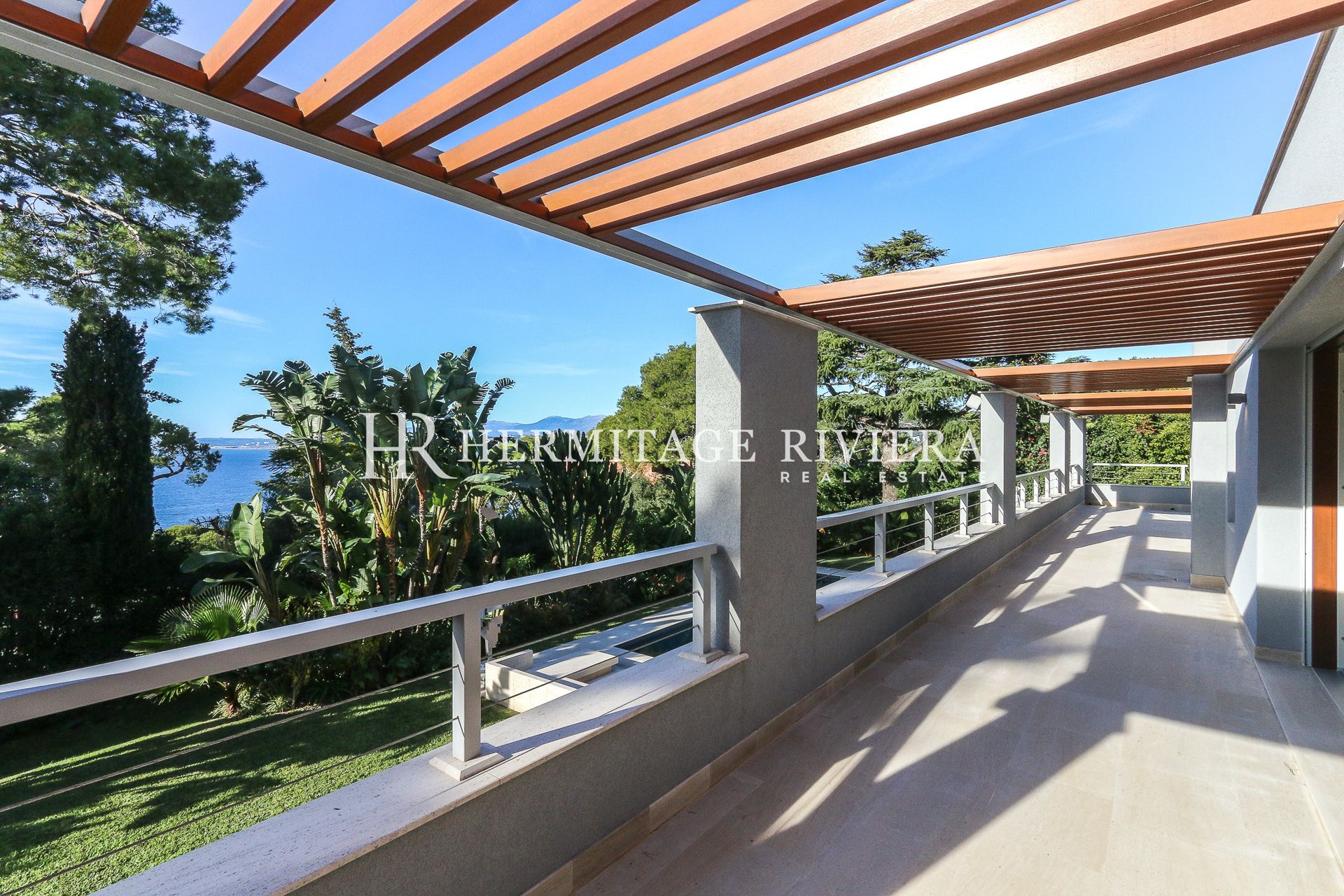 Proprietà moderna - vicino al Grand Hotel - Vista mare - Piscina (immagine 1)
