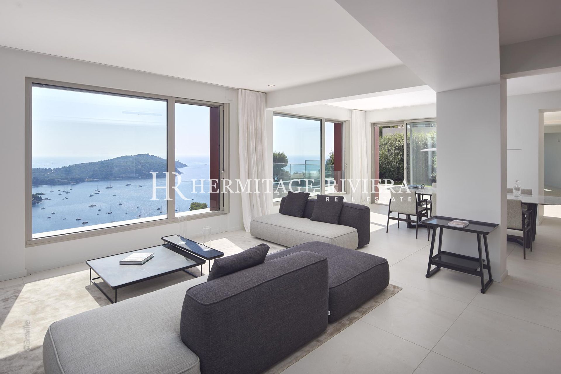 Modern property - Overlooking the Bay of Villefranche - Pool  (image 10)