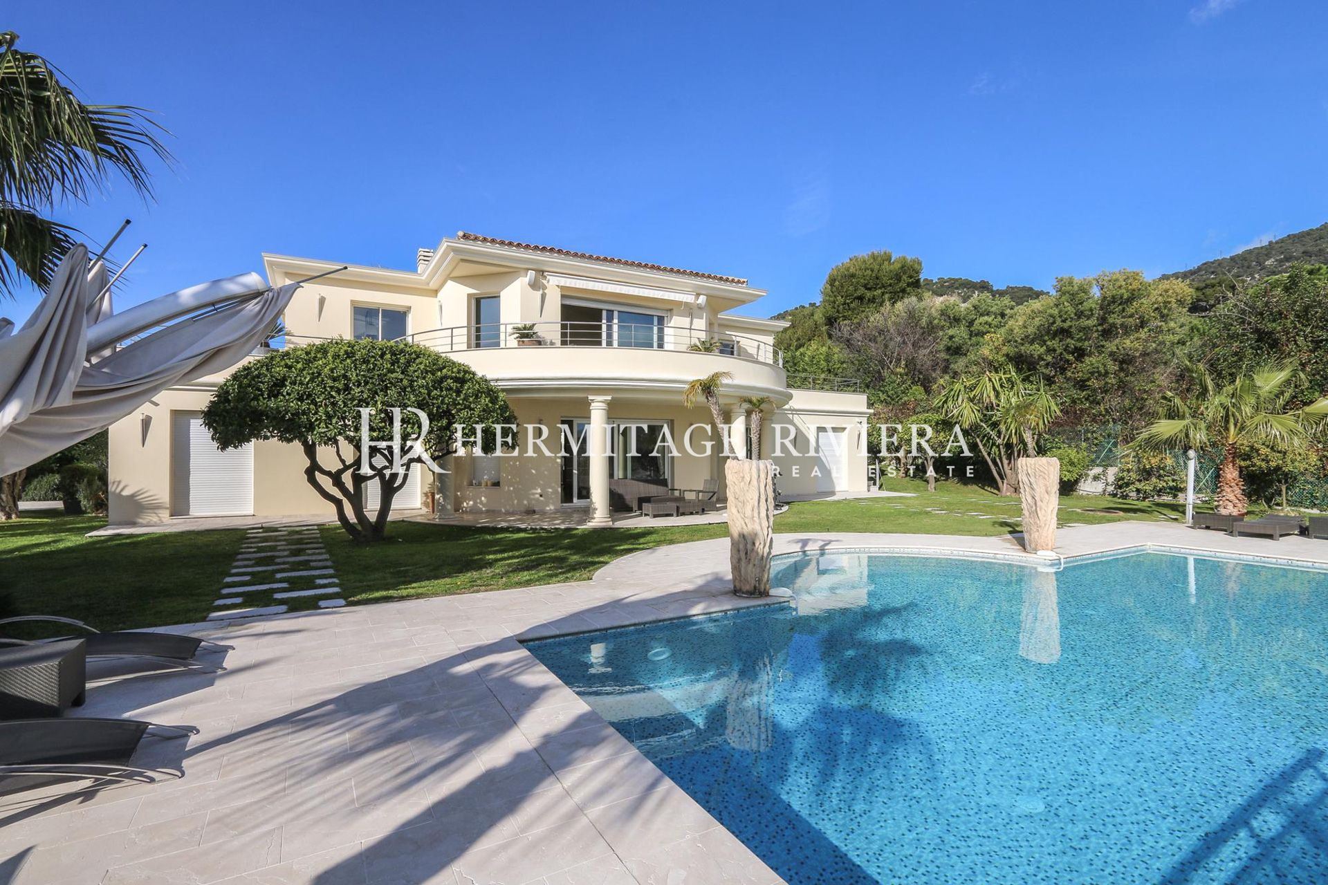 Villa i californisk stil - Pool - Havudsigt - Tæt på strand  (billede 1)