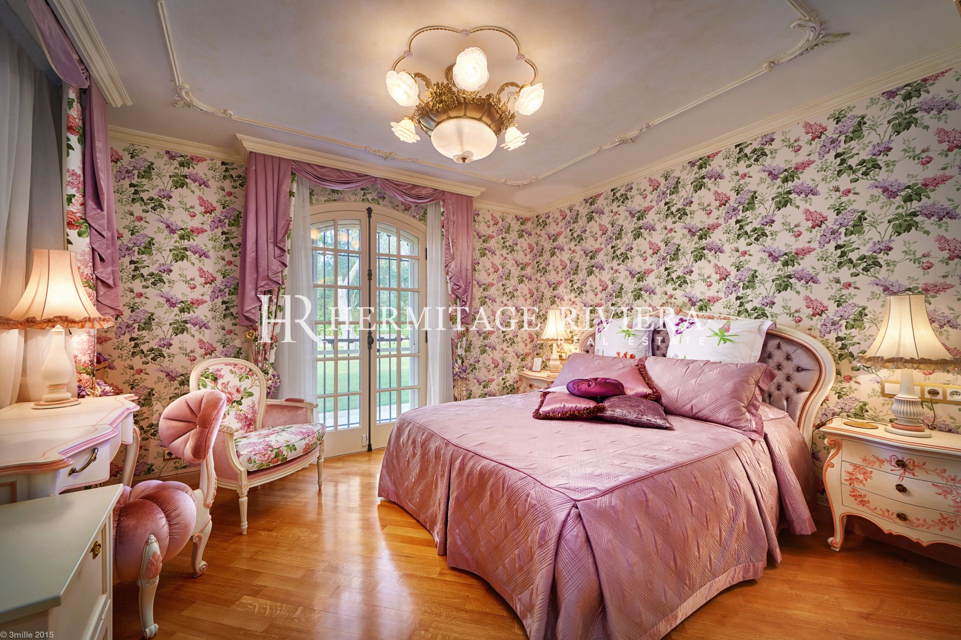 Stunning property - Tennis court - Football field - Heliport (image 14)