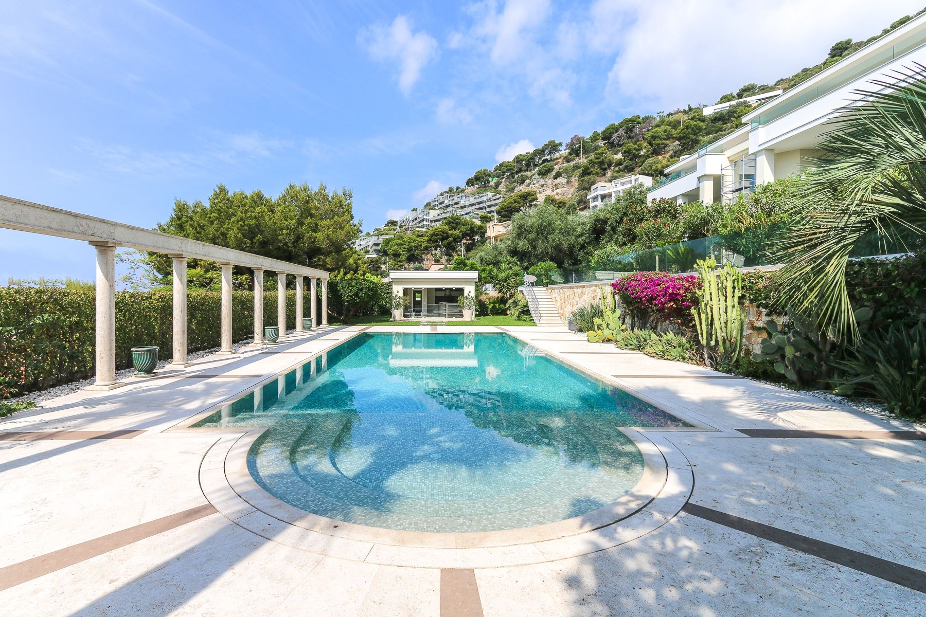 Property of two modern villas - Sea views - Pool