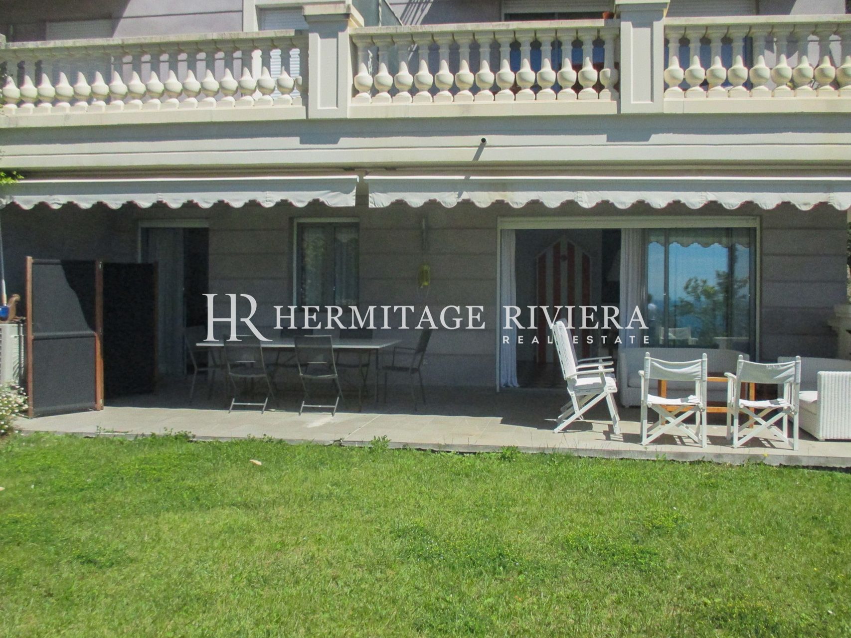 3 bedroom apartment with private garden (image 4)