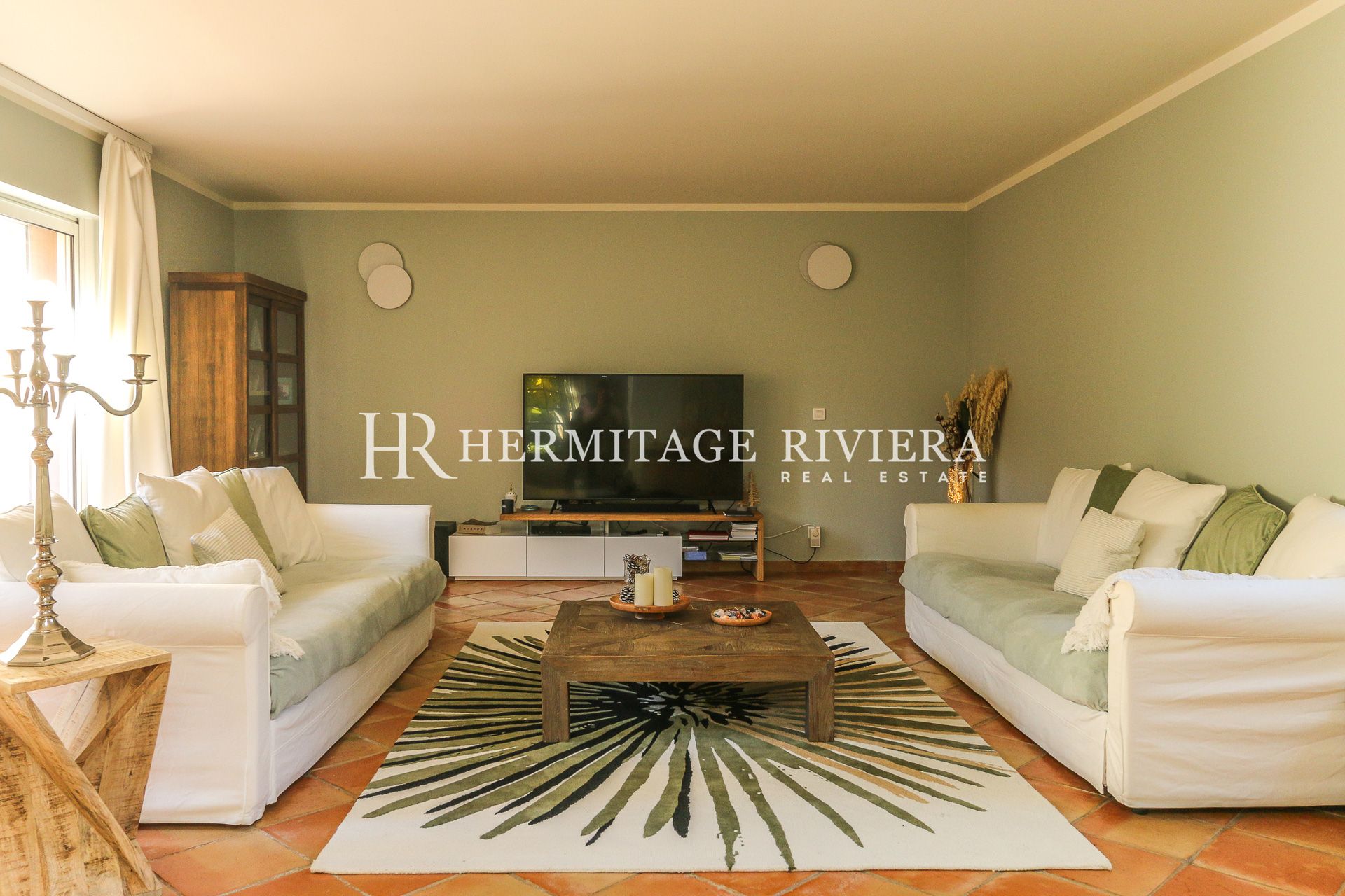 Stängd fastighet - Pool - Havsutsikt  (bild 9)