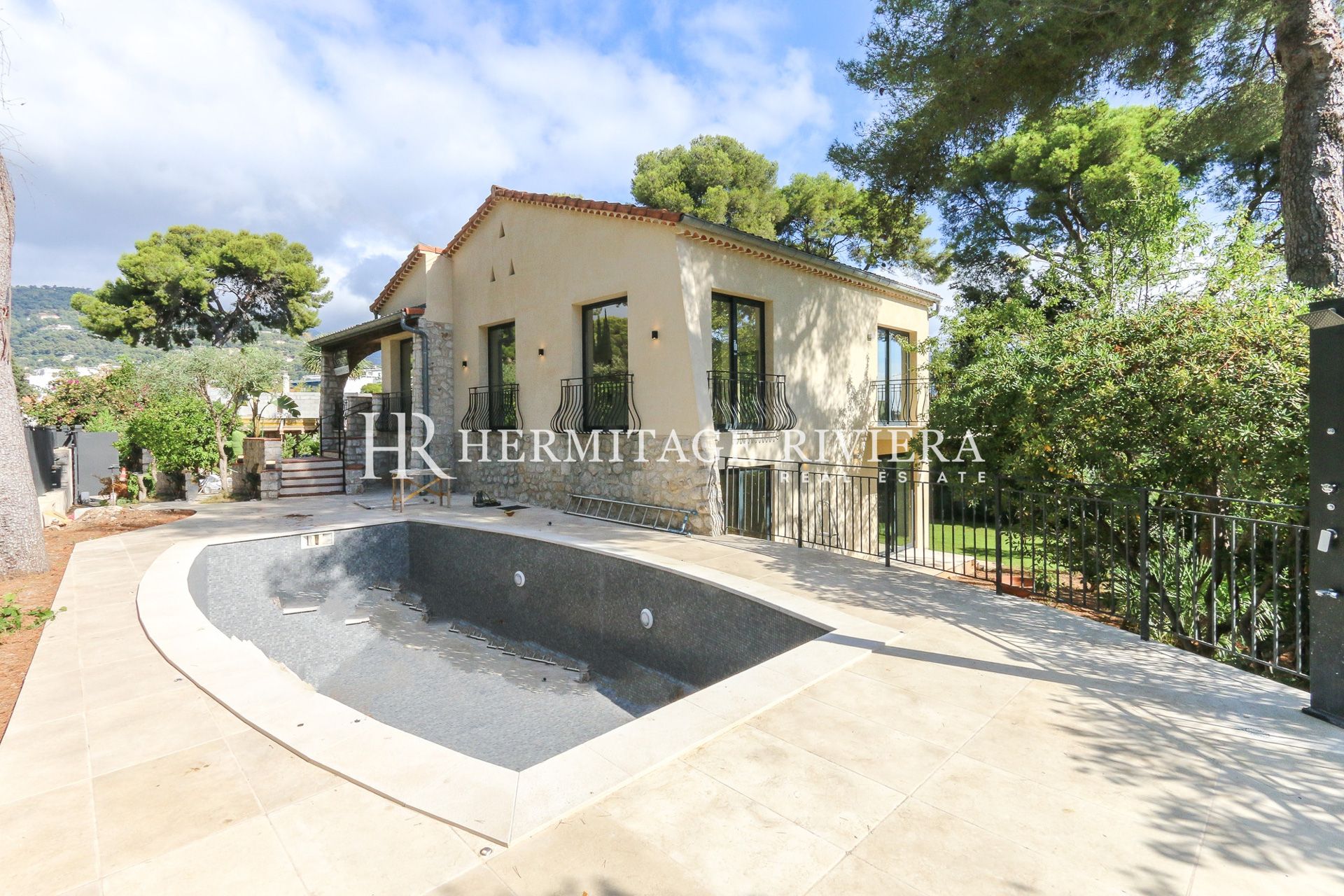 Villa rénovée - Piscine - Jardin - Vue mer (image 3)