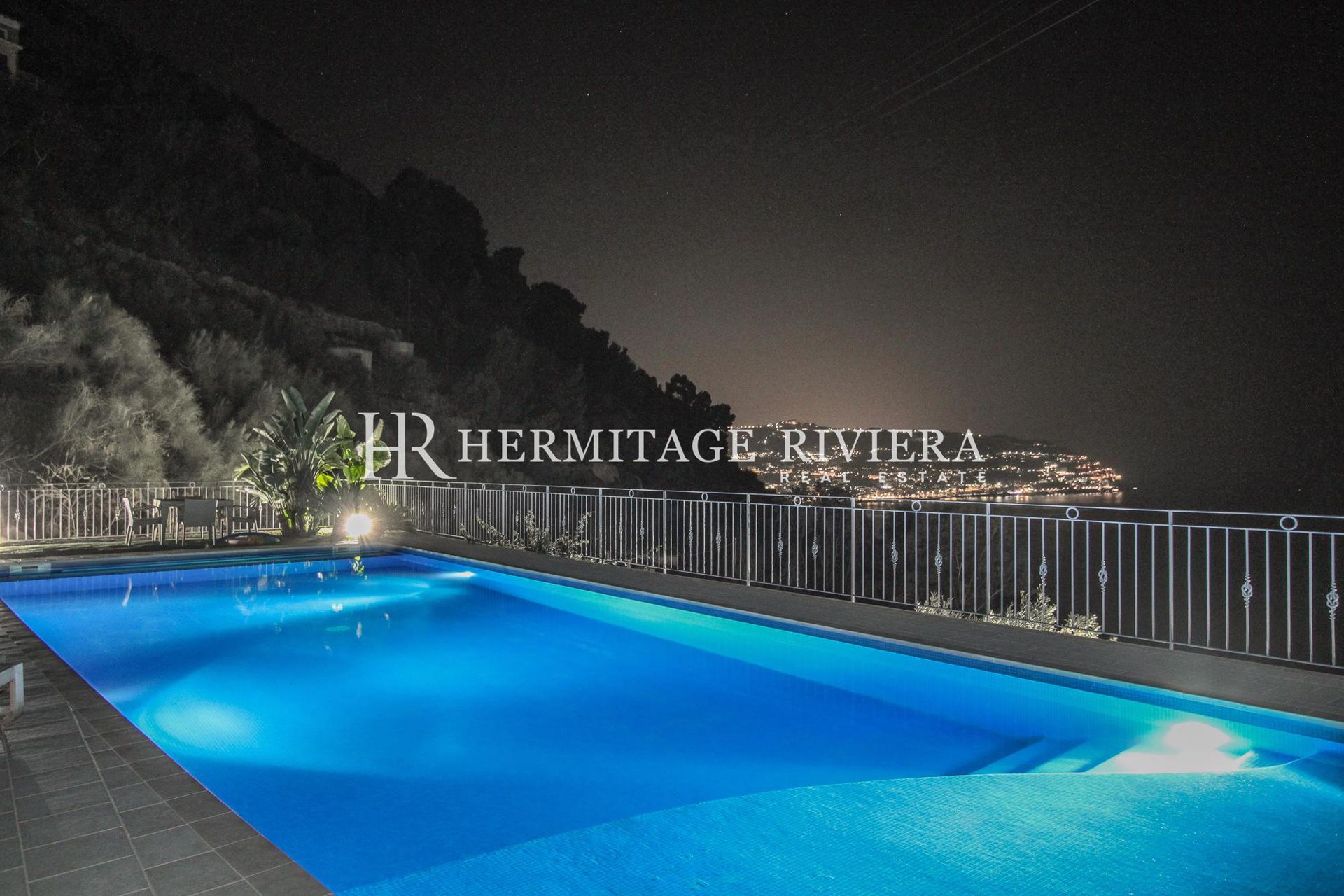 Moderne villa - Panoramautsikt over havet - Basseng (bilde 16)