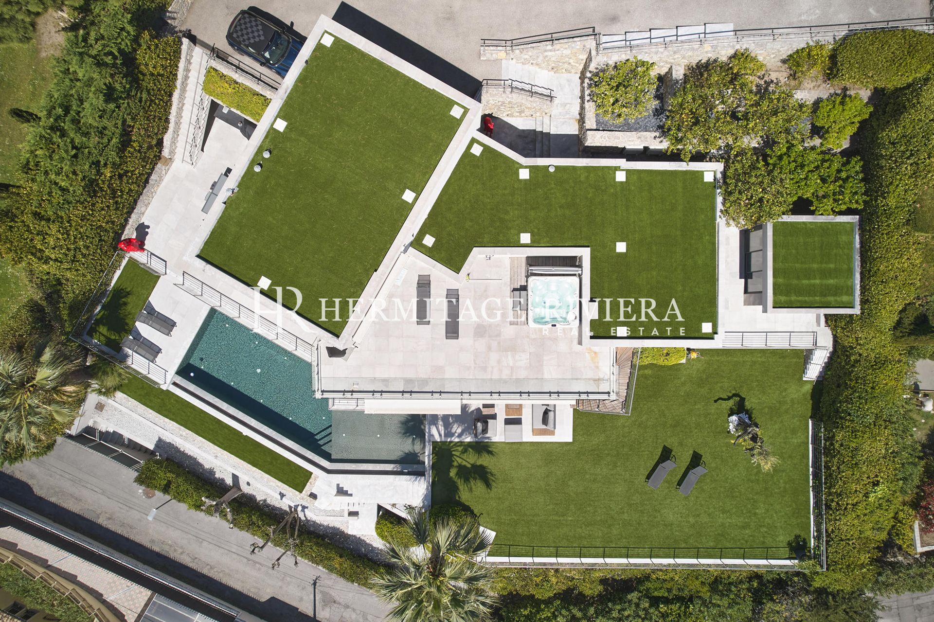 Modern with panoramic views (image 24)