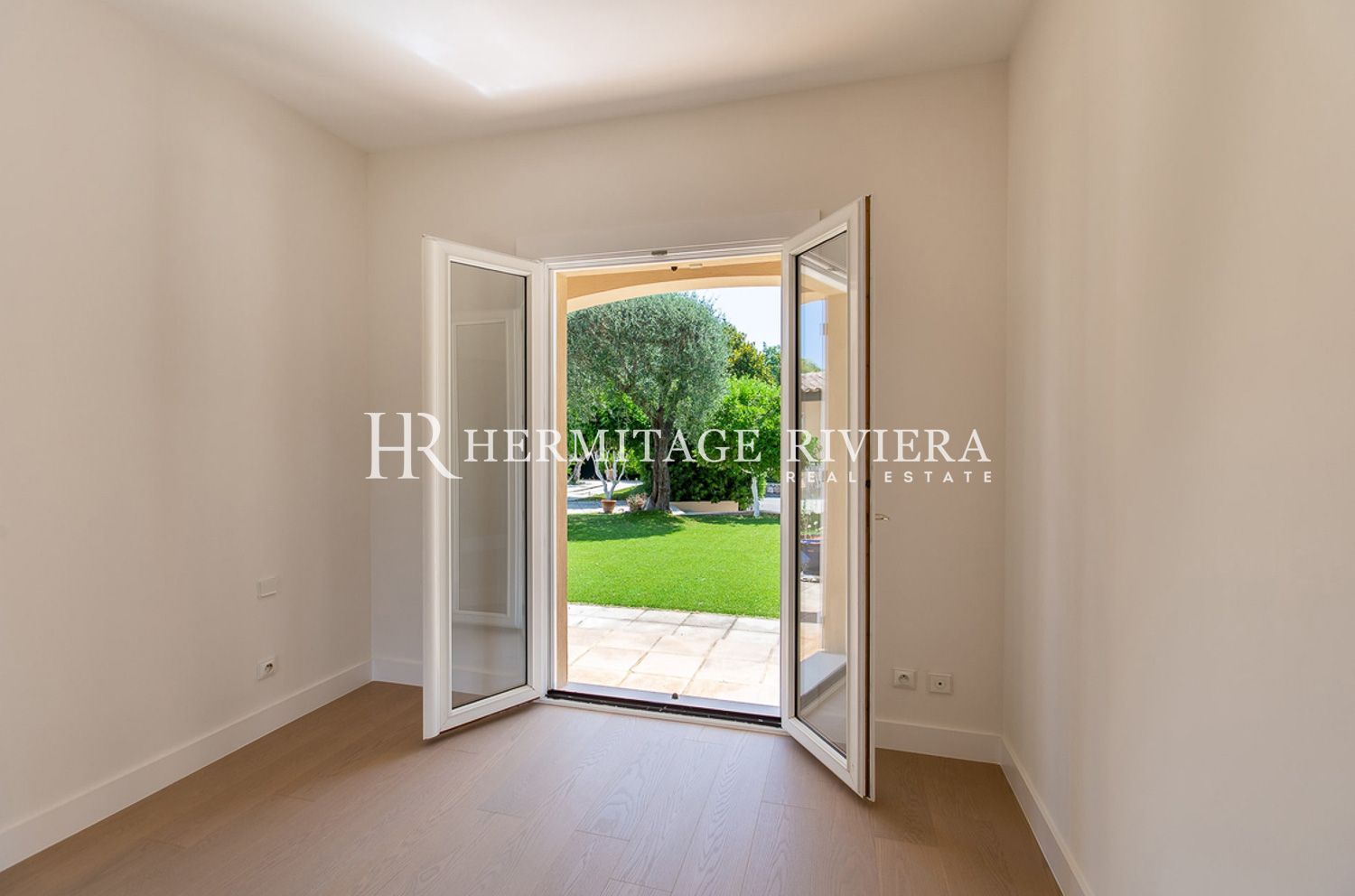 Villa in Villefranche-sur-Mer Сalm - Сlosed estate - Pool - Garden (image 18)
