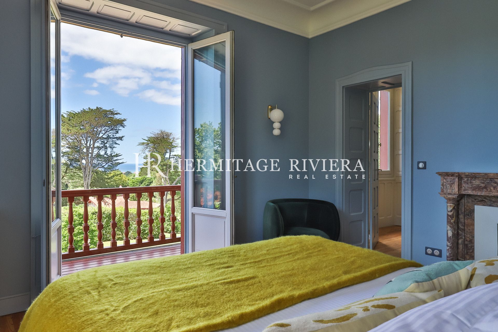 Property - 7 bedrooms - Cinema - Pool - Sea view (image 12)