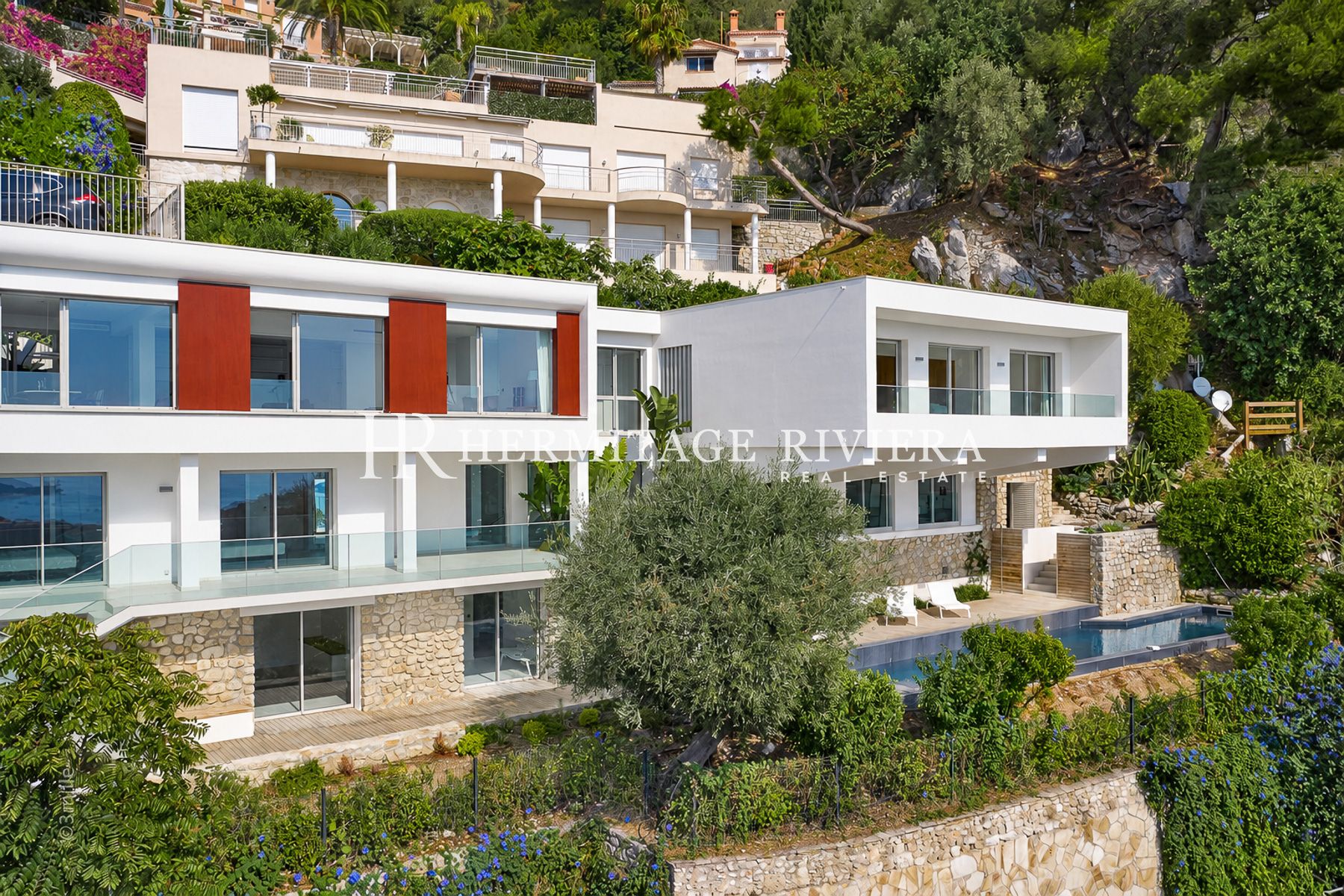 Villa in Villefranche-sur-Mer Modern property - Overlooking the Bay of Villefranche - Pool  (image 3)