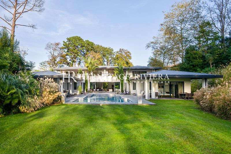 Modern villa med 8 sovrum - Pool - Plan trädgård