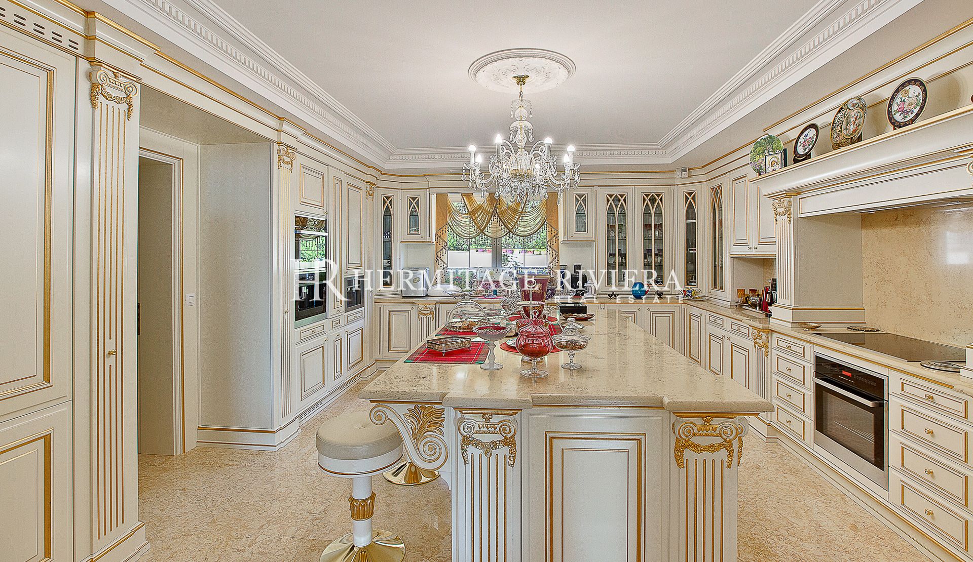 Exception prestigious property - Flat garden - Pool - Sea view  (image 22)