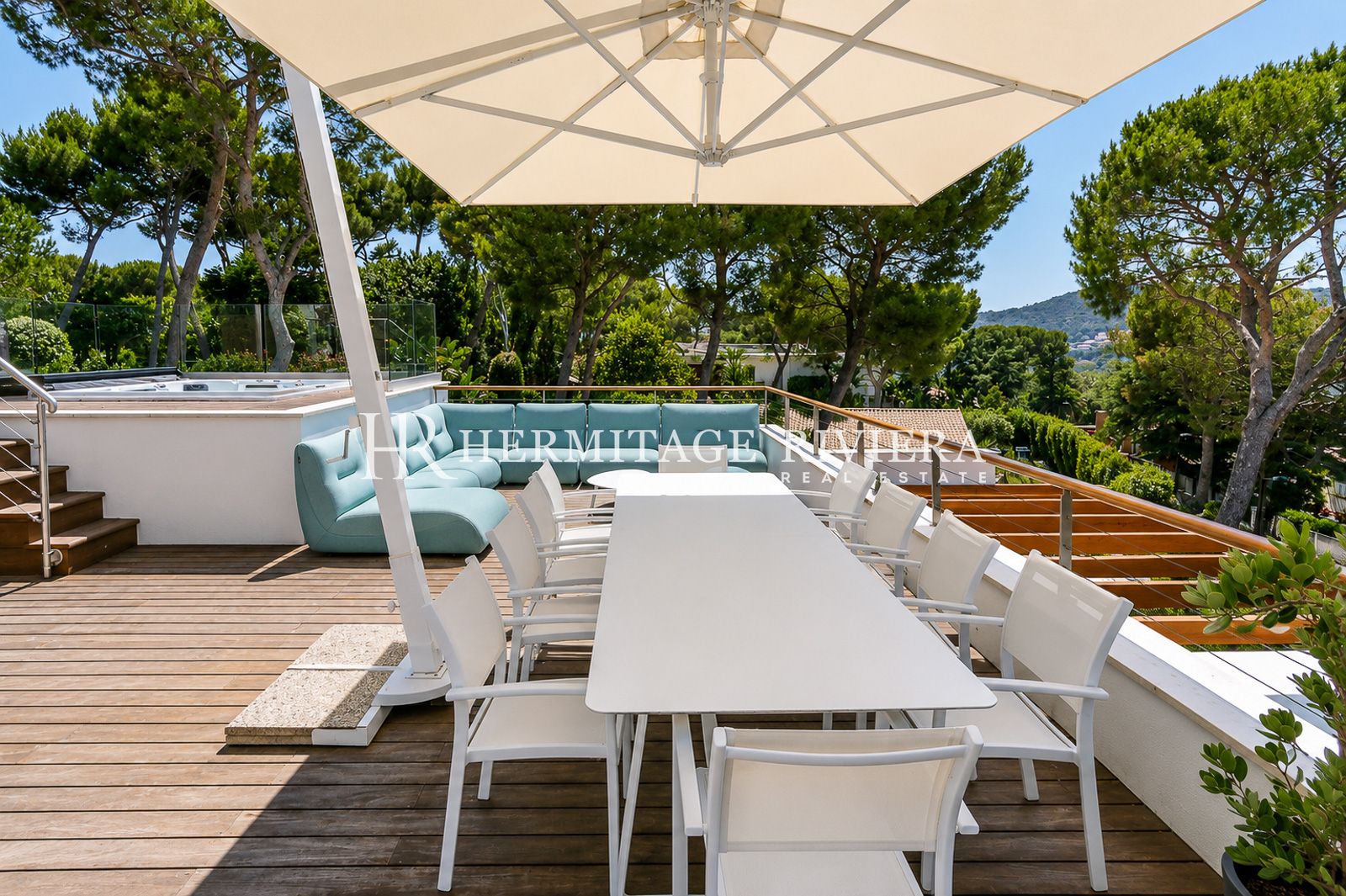 Dining area of modern property for rental Cap-Ferrat, close to Passable beach