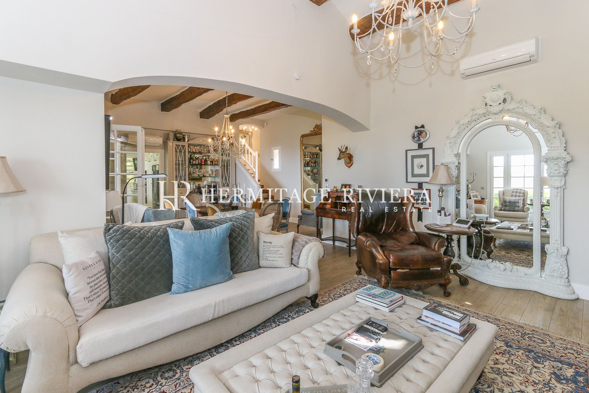 Villa ristrutturata - Vista sul paese - Piscina (immagine 8)