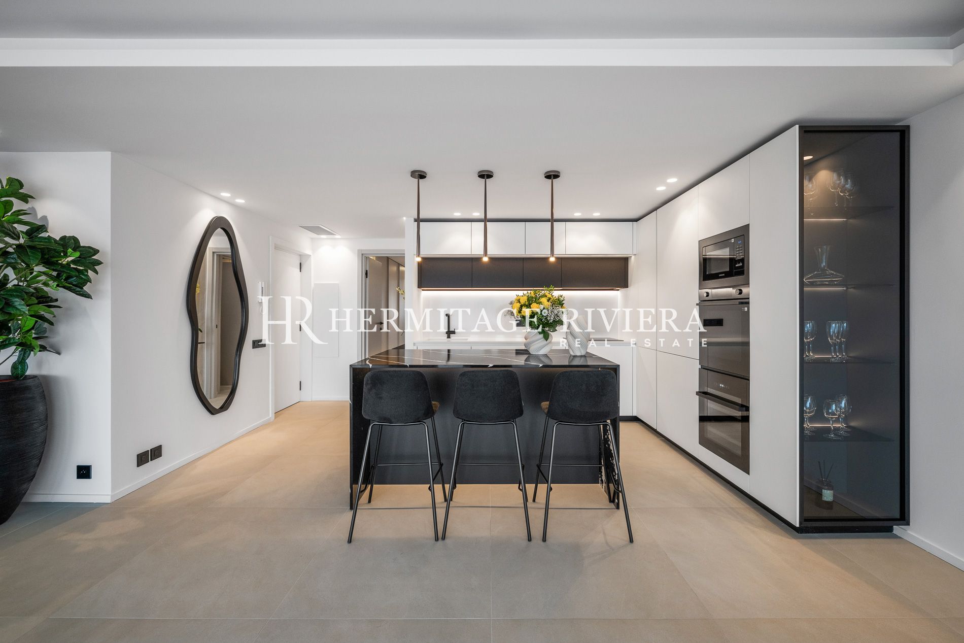 Exceptional Apartment – Top Floor with Breathtaking Sea View (image 7)