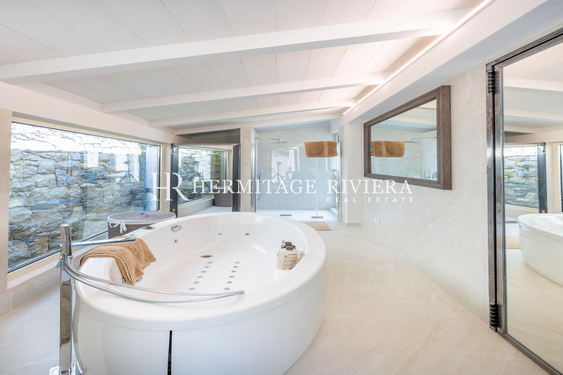 Modern villa - Panoramautsikt över havet - Pool (bild 15)