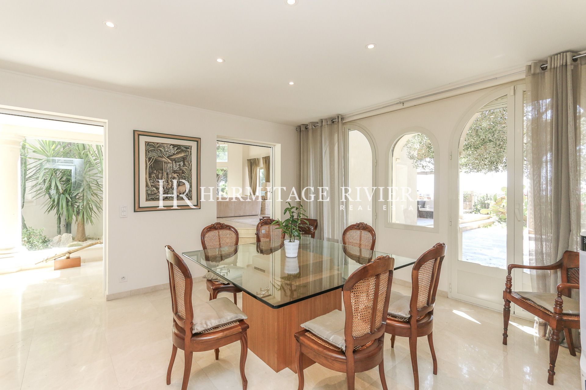 Property overlooking Monaco - Sea views - Pool - Flat garden  (image 11)