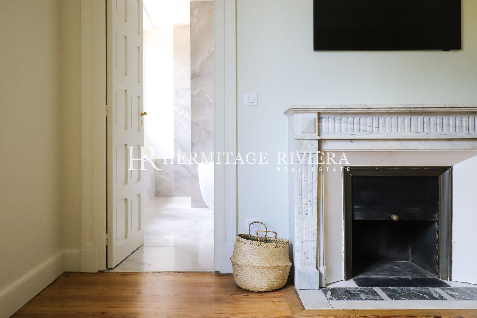 Property - 7 bedrooms - Cinema - Pool - Sea view (image 9)