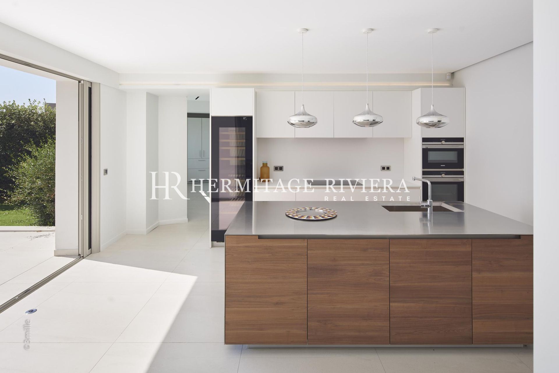 Modern property - Overlooking the Bay of Villefranche - Pool  (image 12)