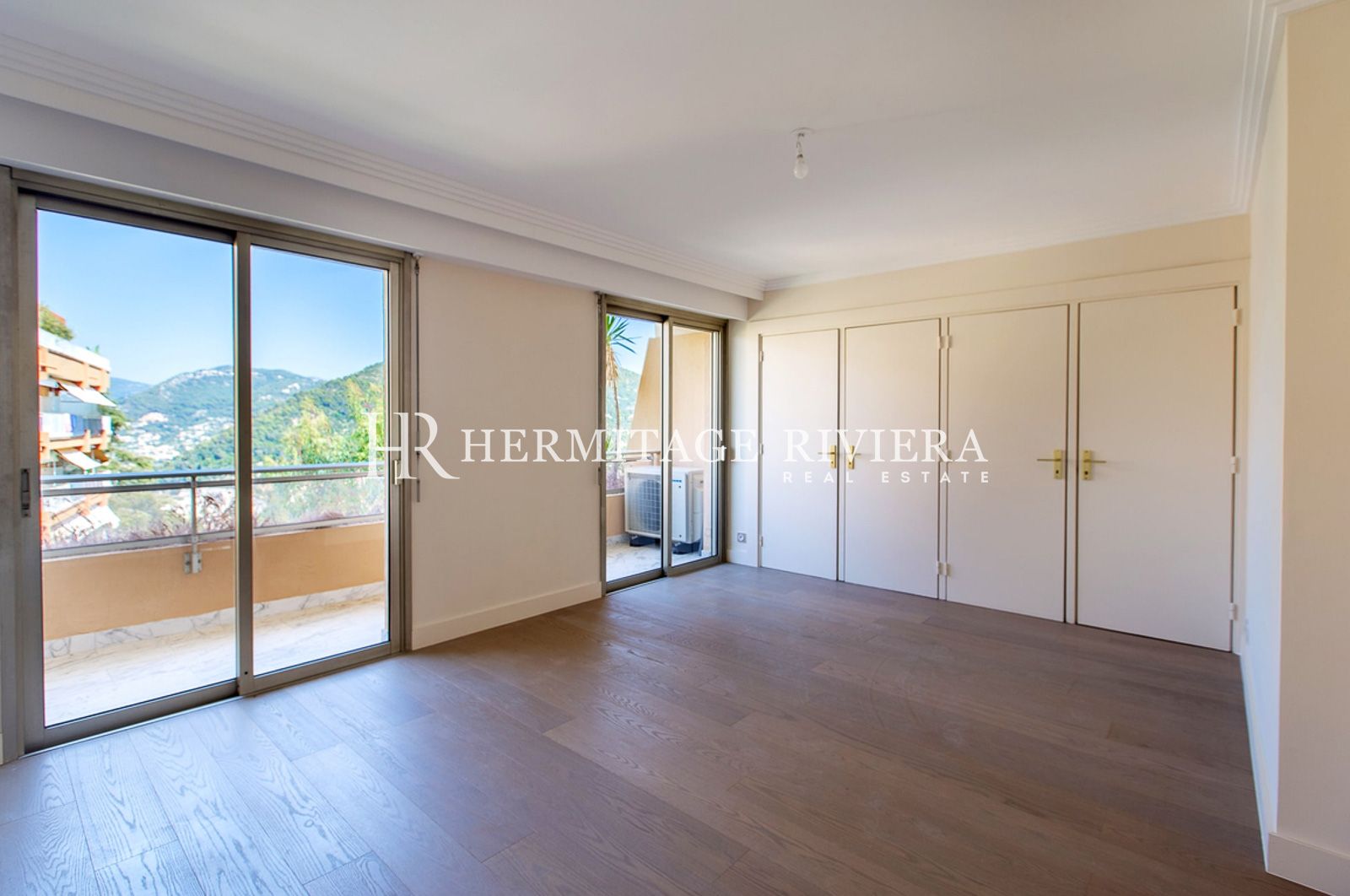 Penthouse in Nice Cimiez 3 bedroom - Roof terrace - Pool  (image 6)