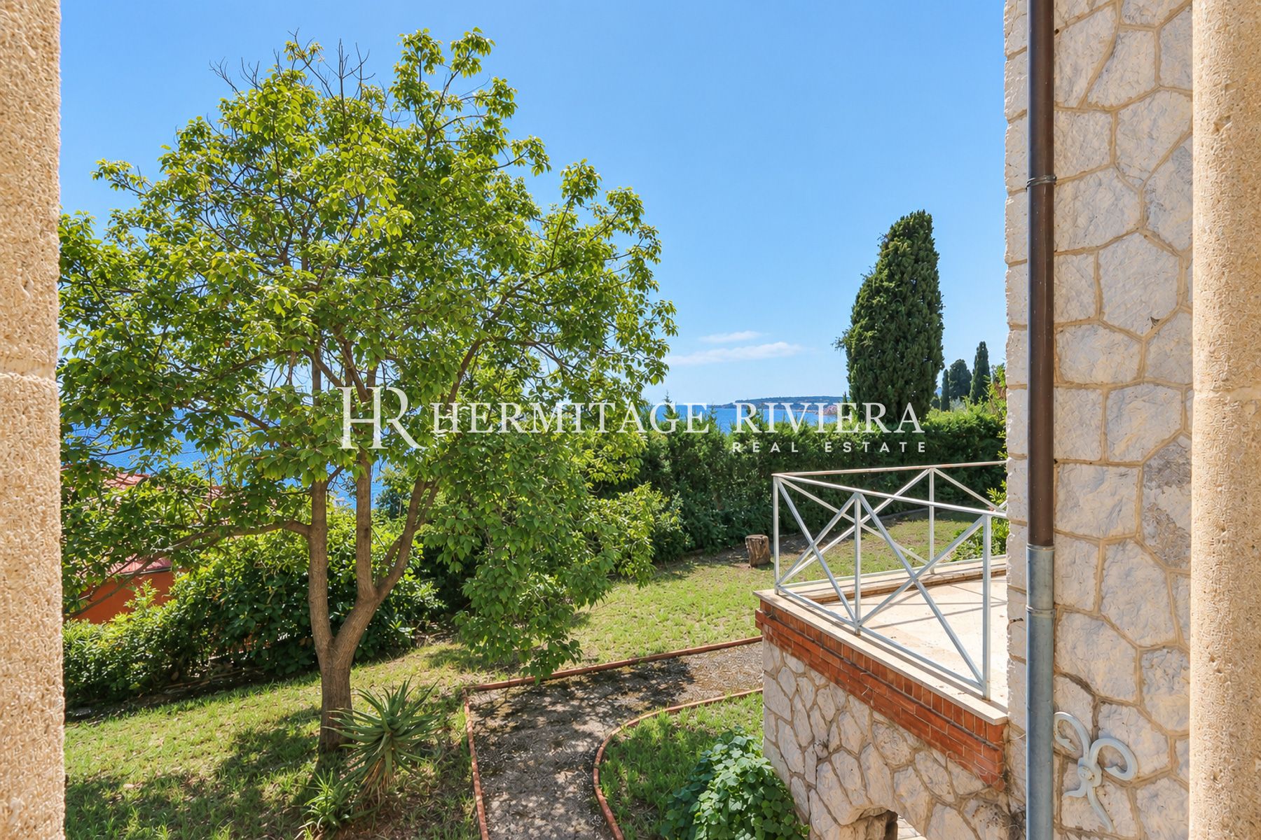 Villa in Menton Garavan Elegant 19th century stone mansion with sea view (image 18)