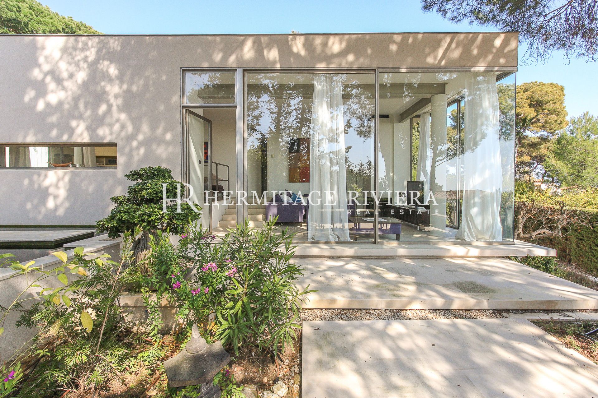 Villa modern - Sea views - Pool (image 1)