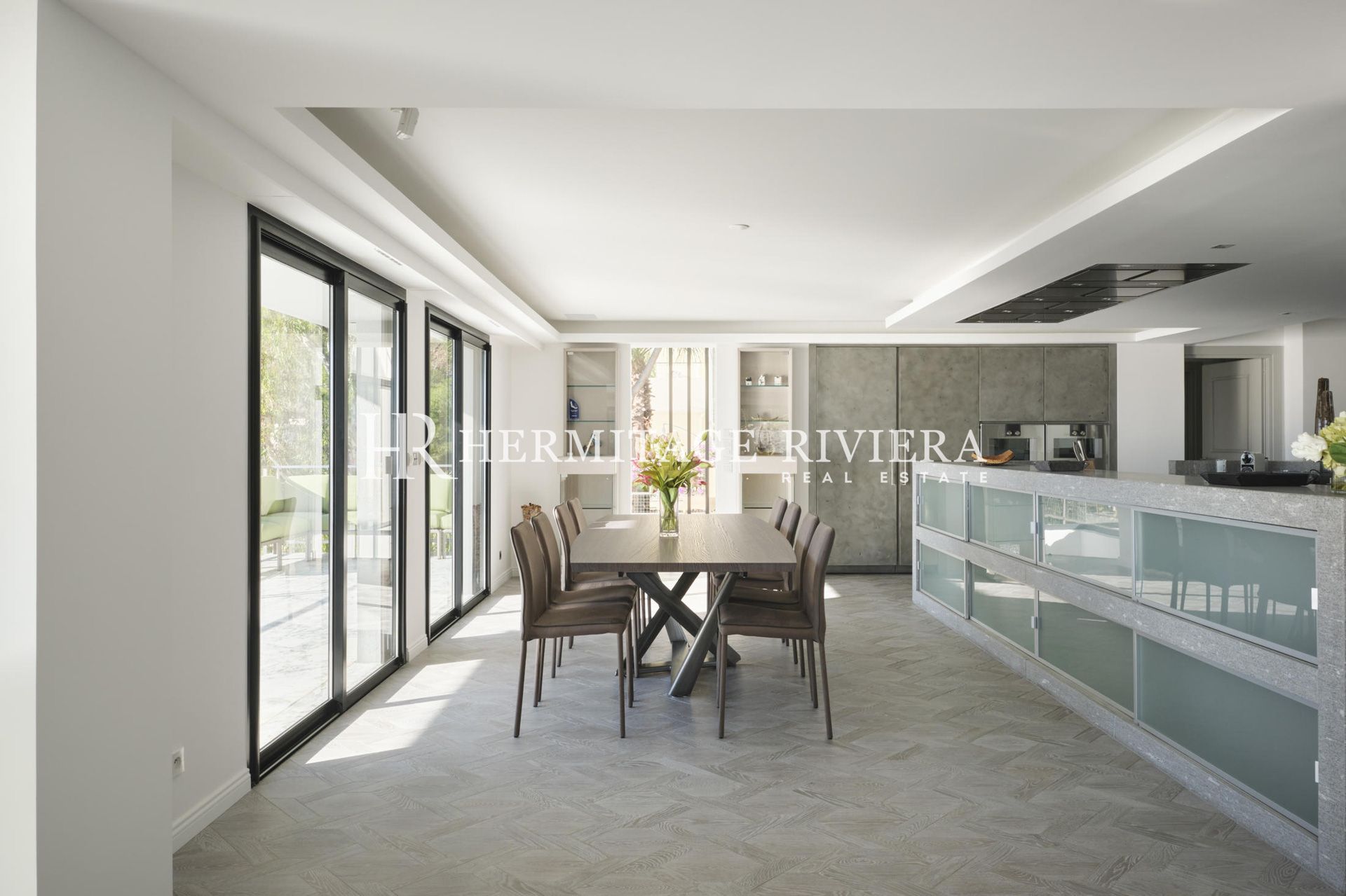 Modern villa in secure domain close Monaco (image 12)