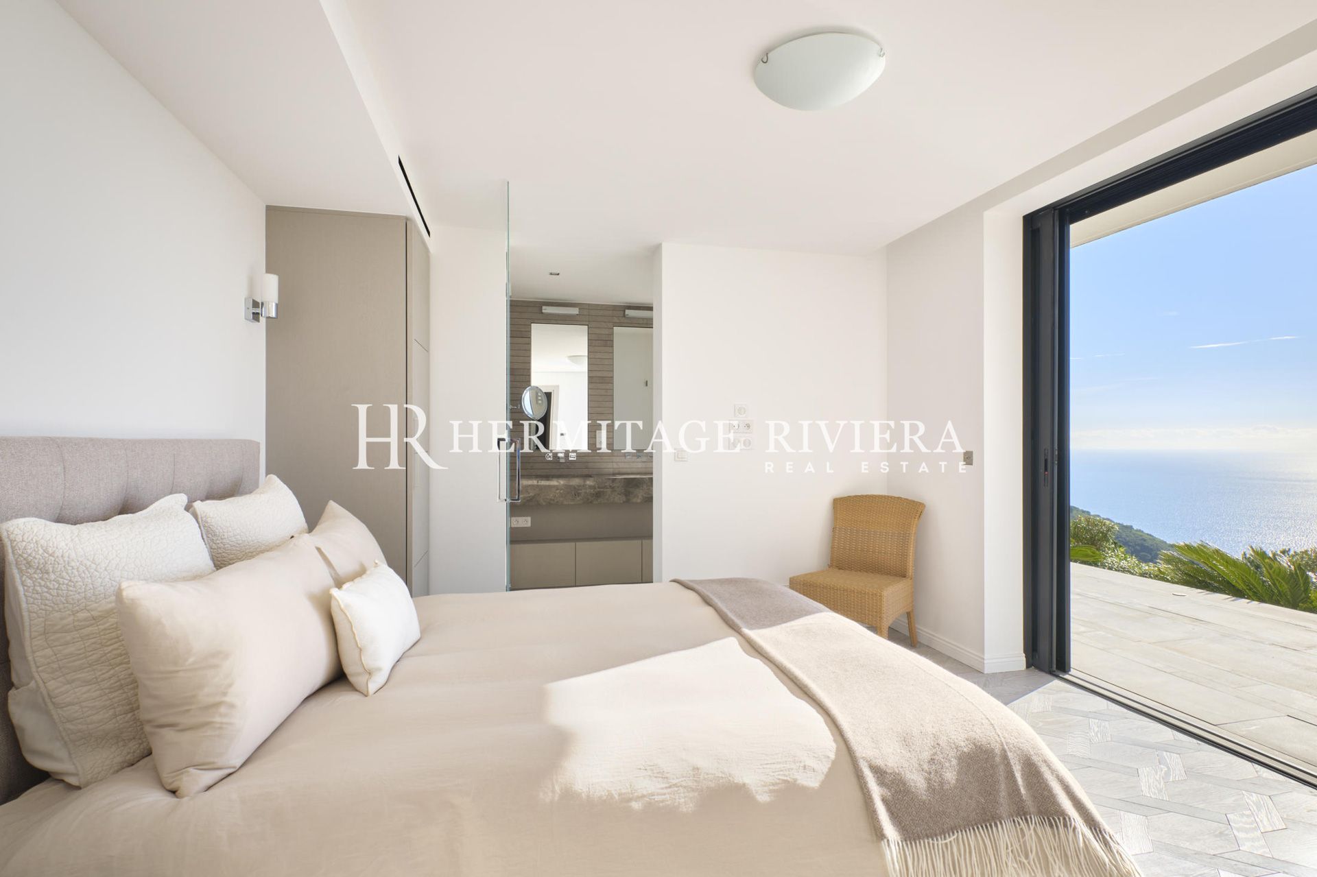 Modern villa in secure domain close Monaco (image 22)