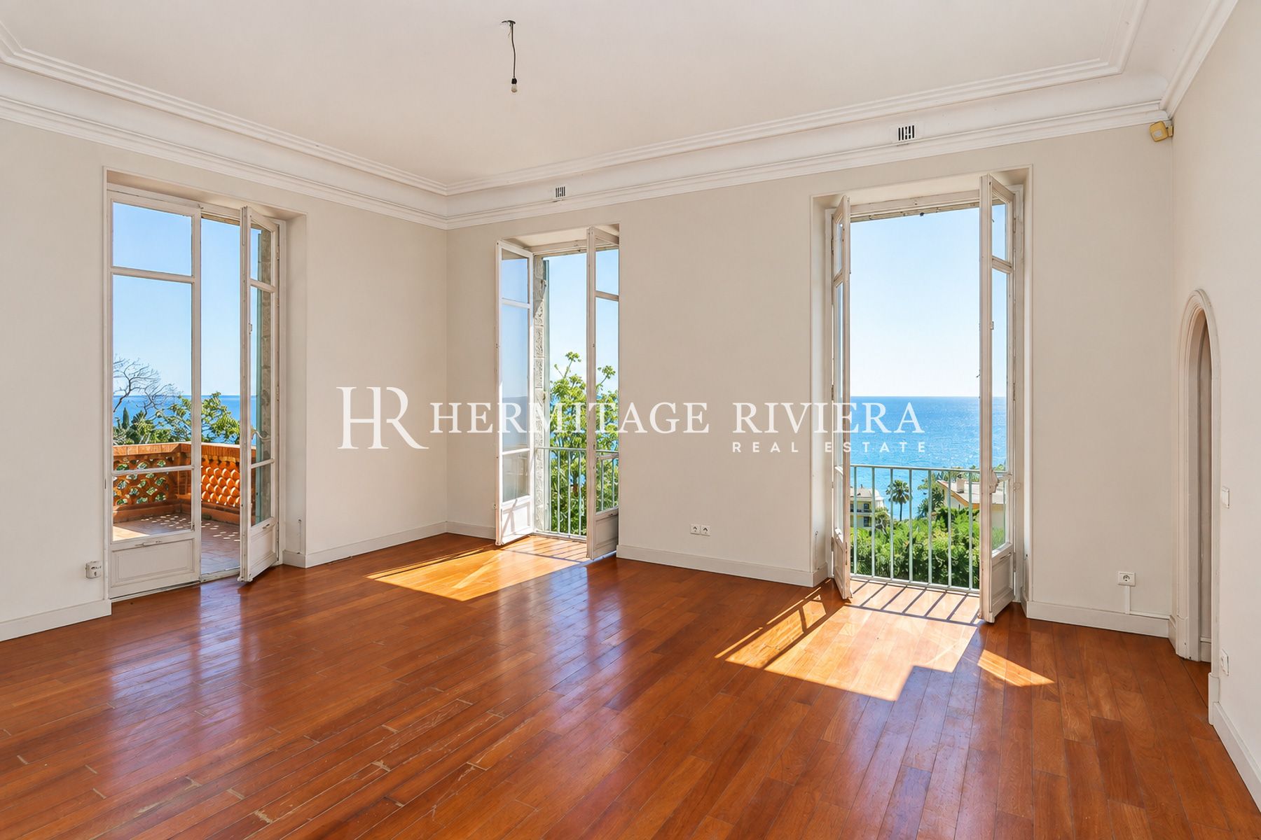 Villa in Menton Garavan Elegant 19th century stone mansion with sea view (image 19)