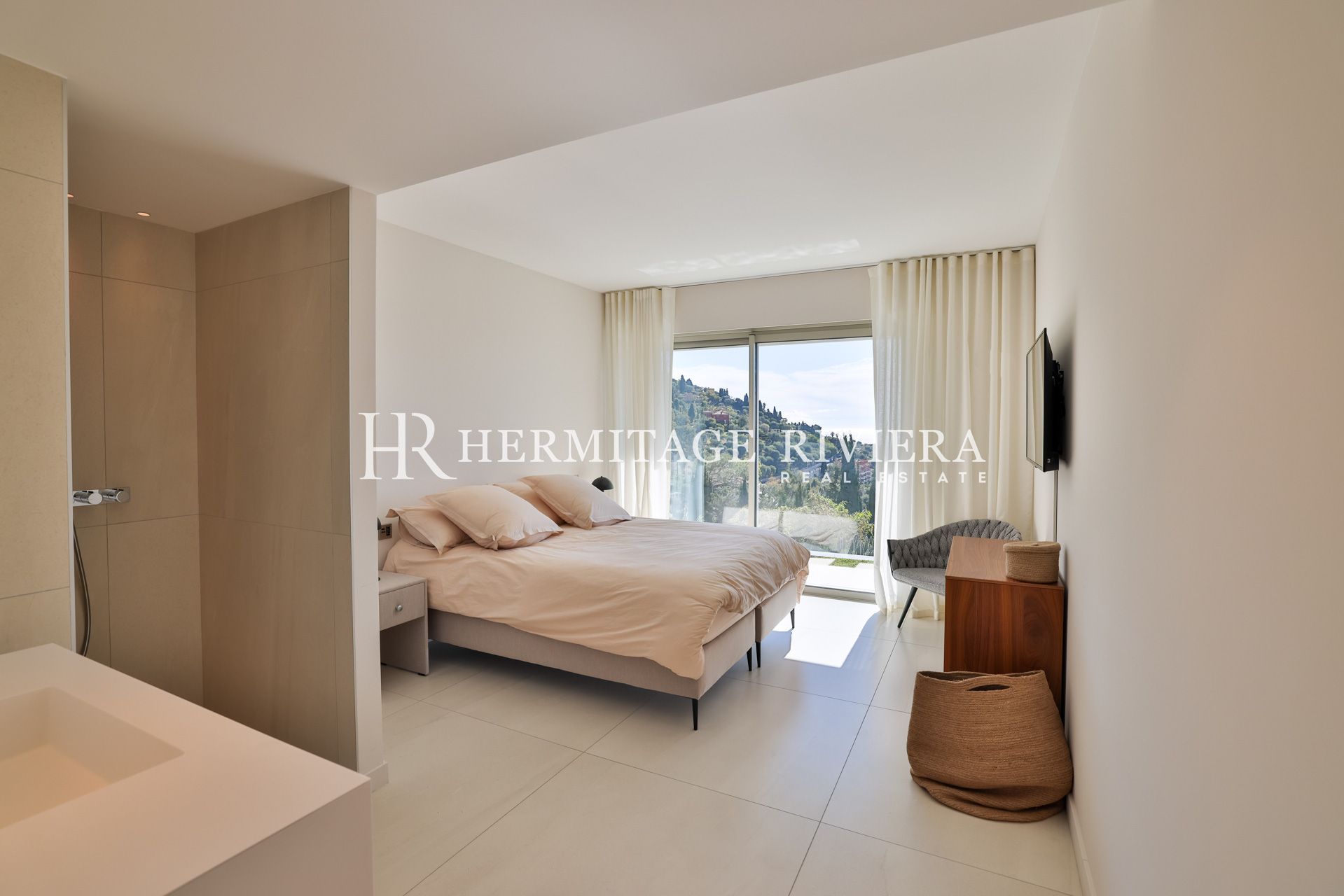 Luxury property - Sew Views - Pool (image 28)