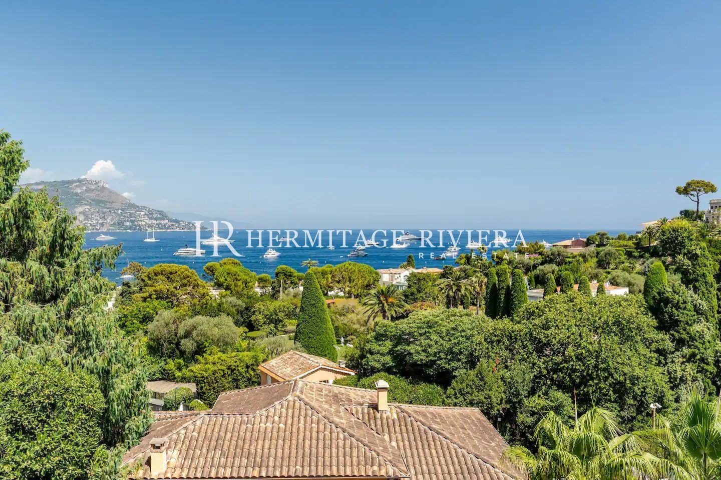 Villa ristrutturata con piscina e vista mare (immagine 16)