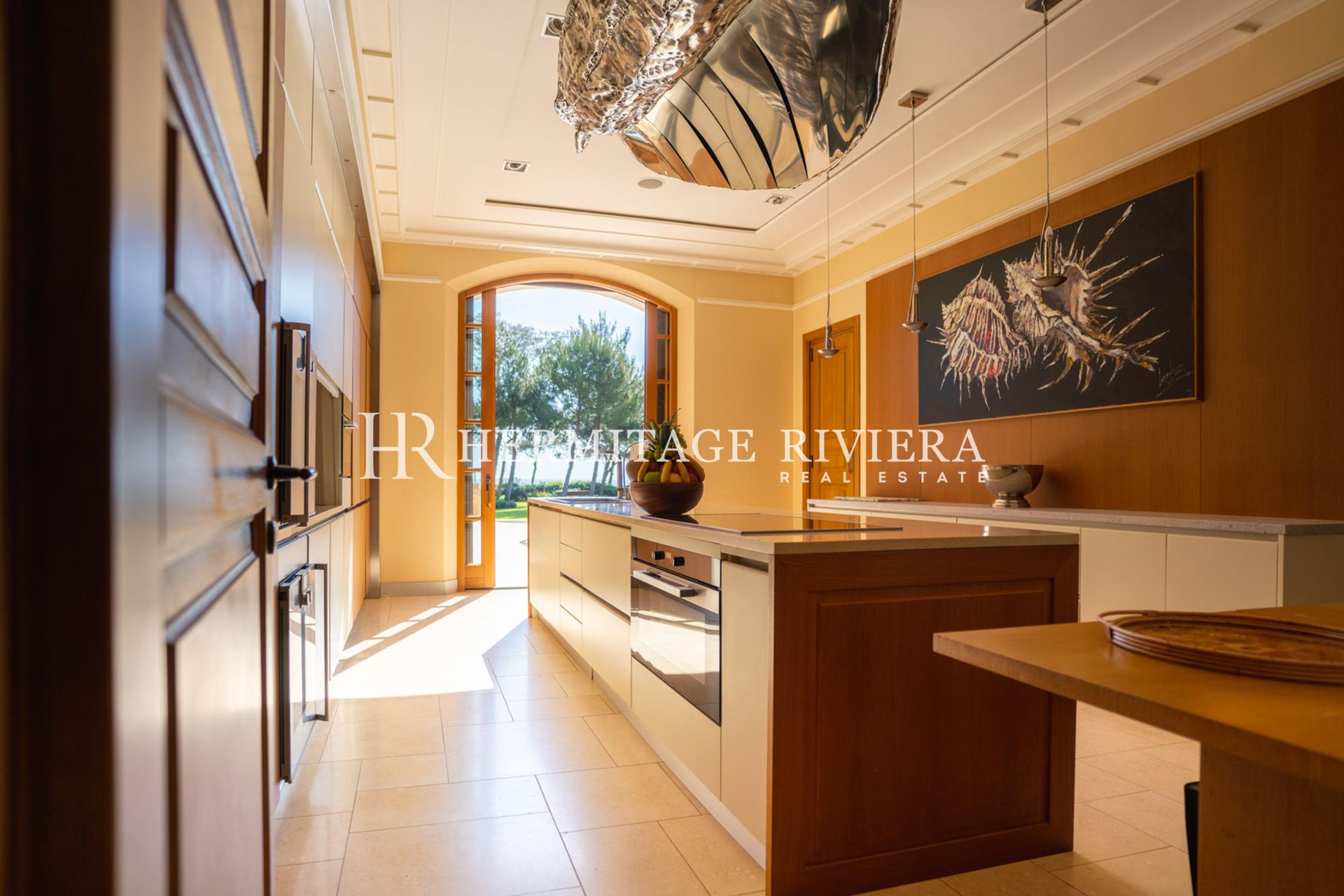 Exclusive waterfront property - Pool - Sea views (image 14)