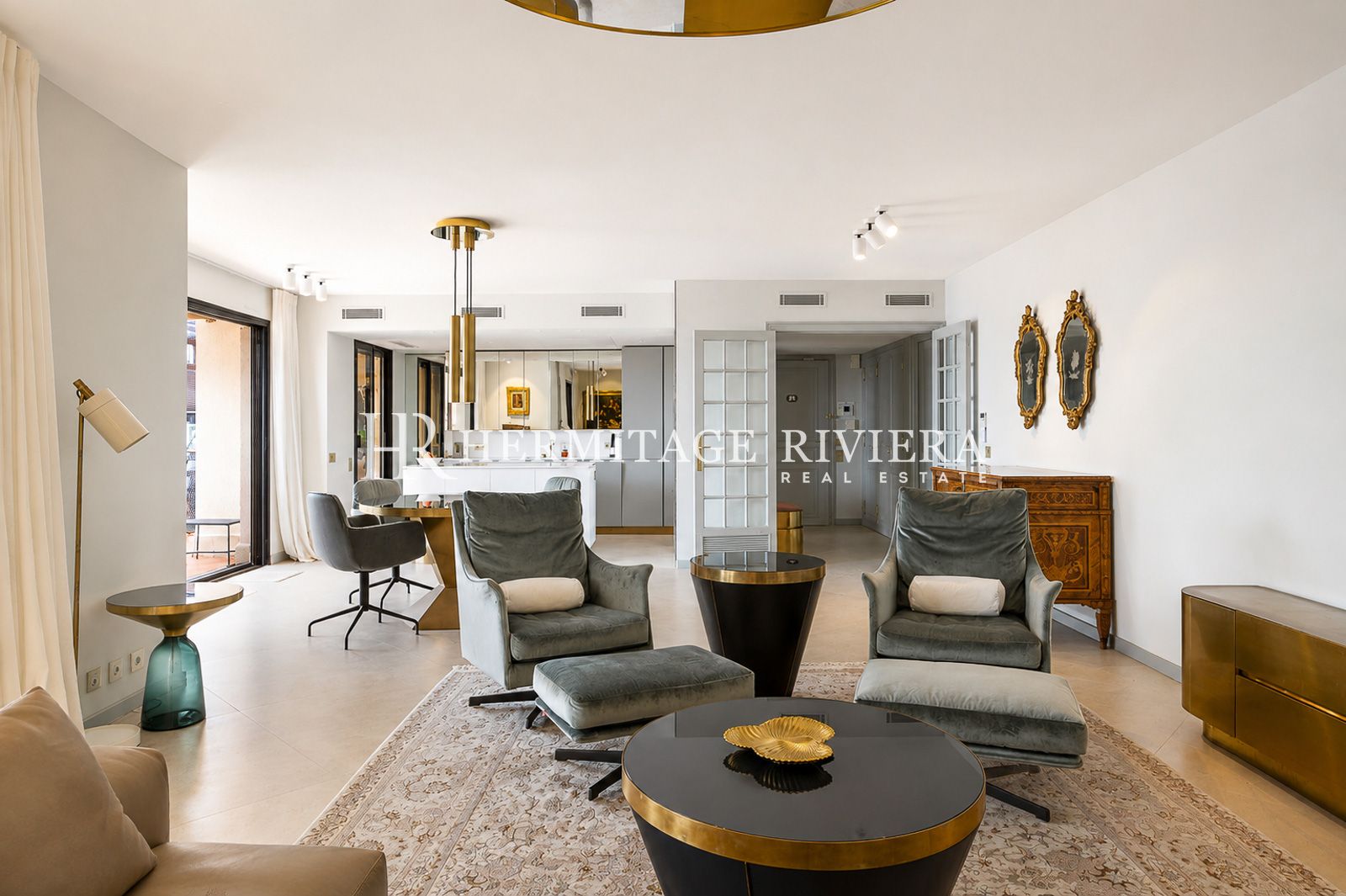 Salon 2 d'un penthouse à vendre à Cap-d'Ail