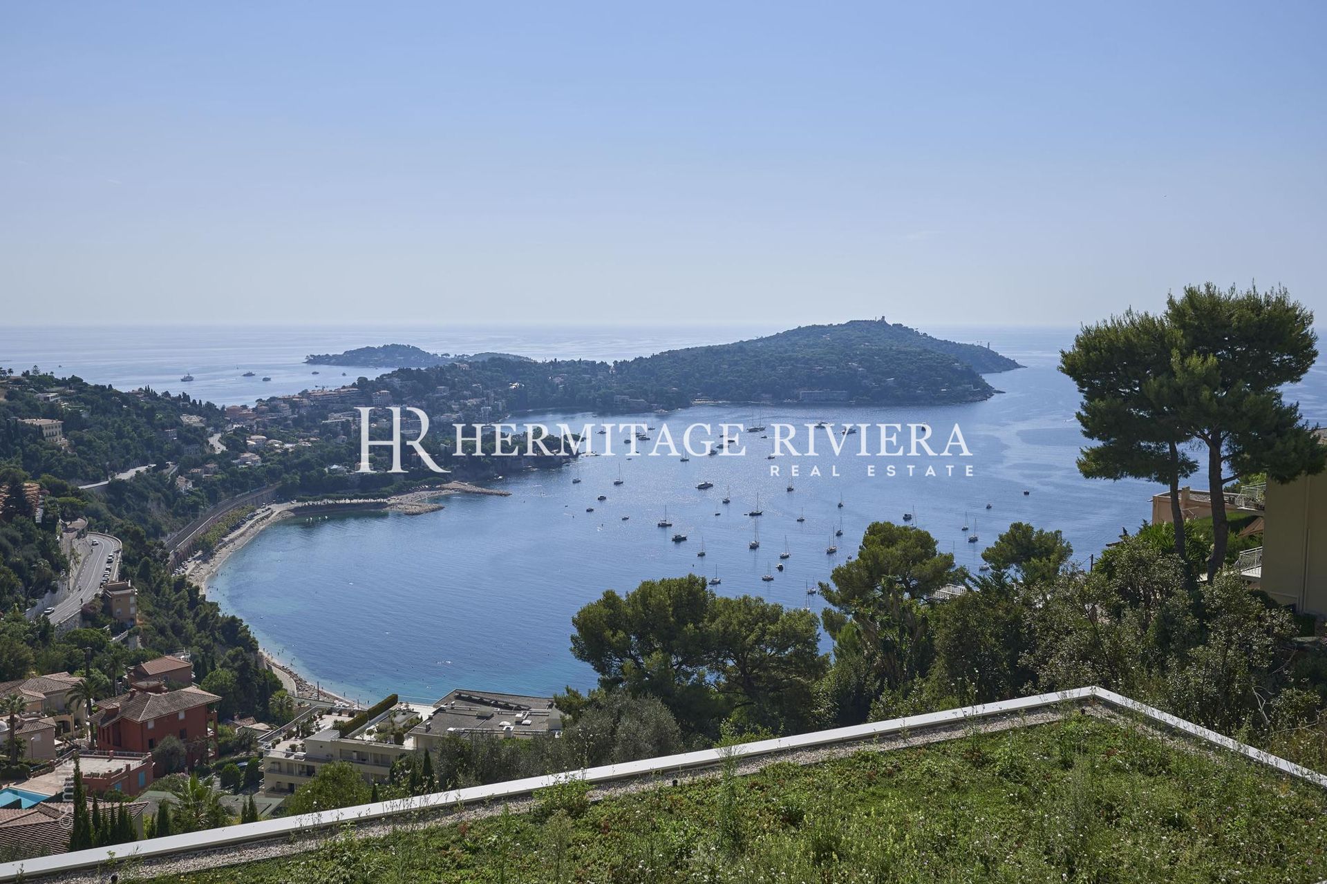 Luxury property - Sew Views - Pool (image 2)