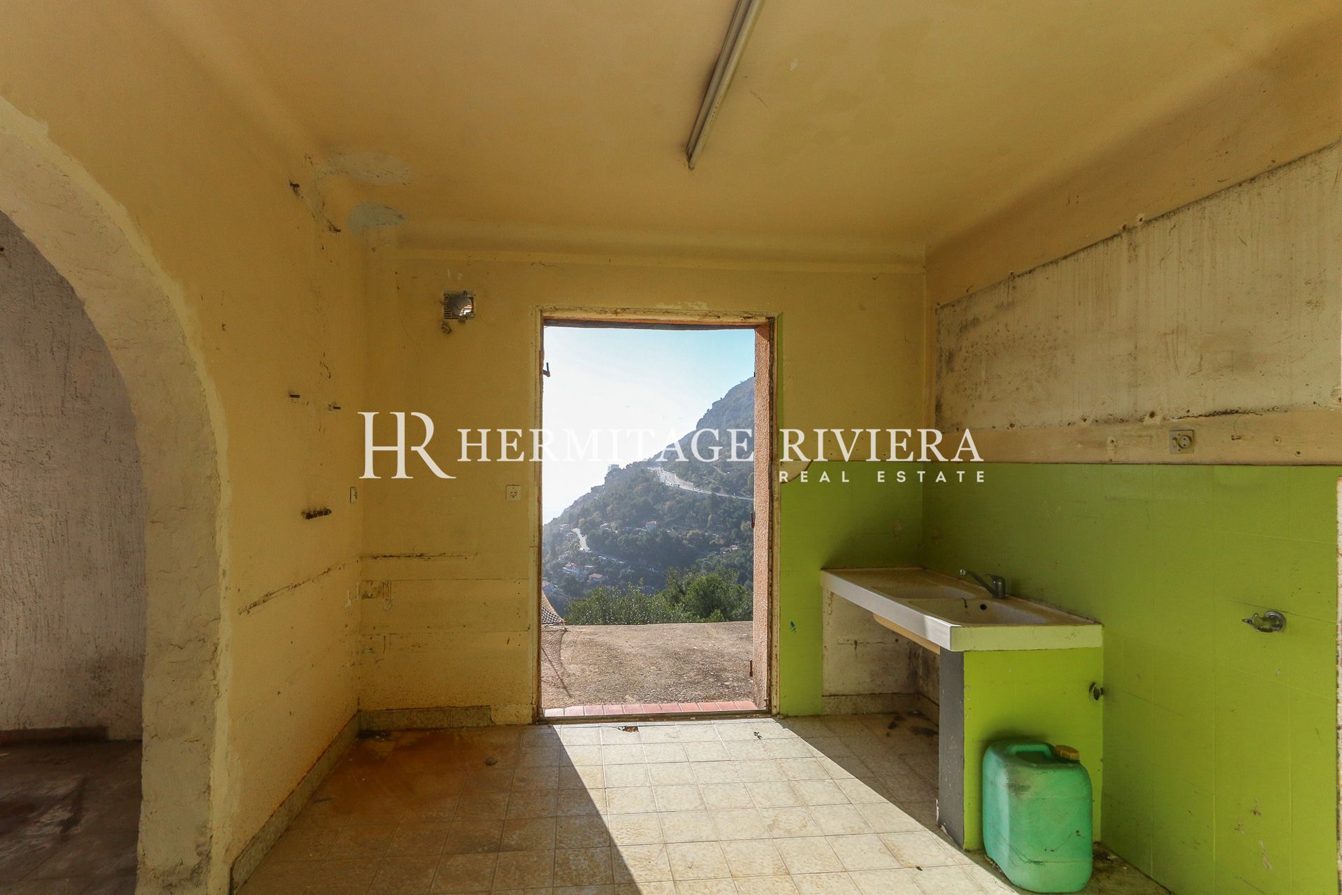 To renovate with permit - Sea view (image 12)