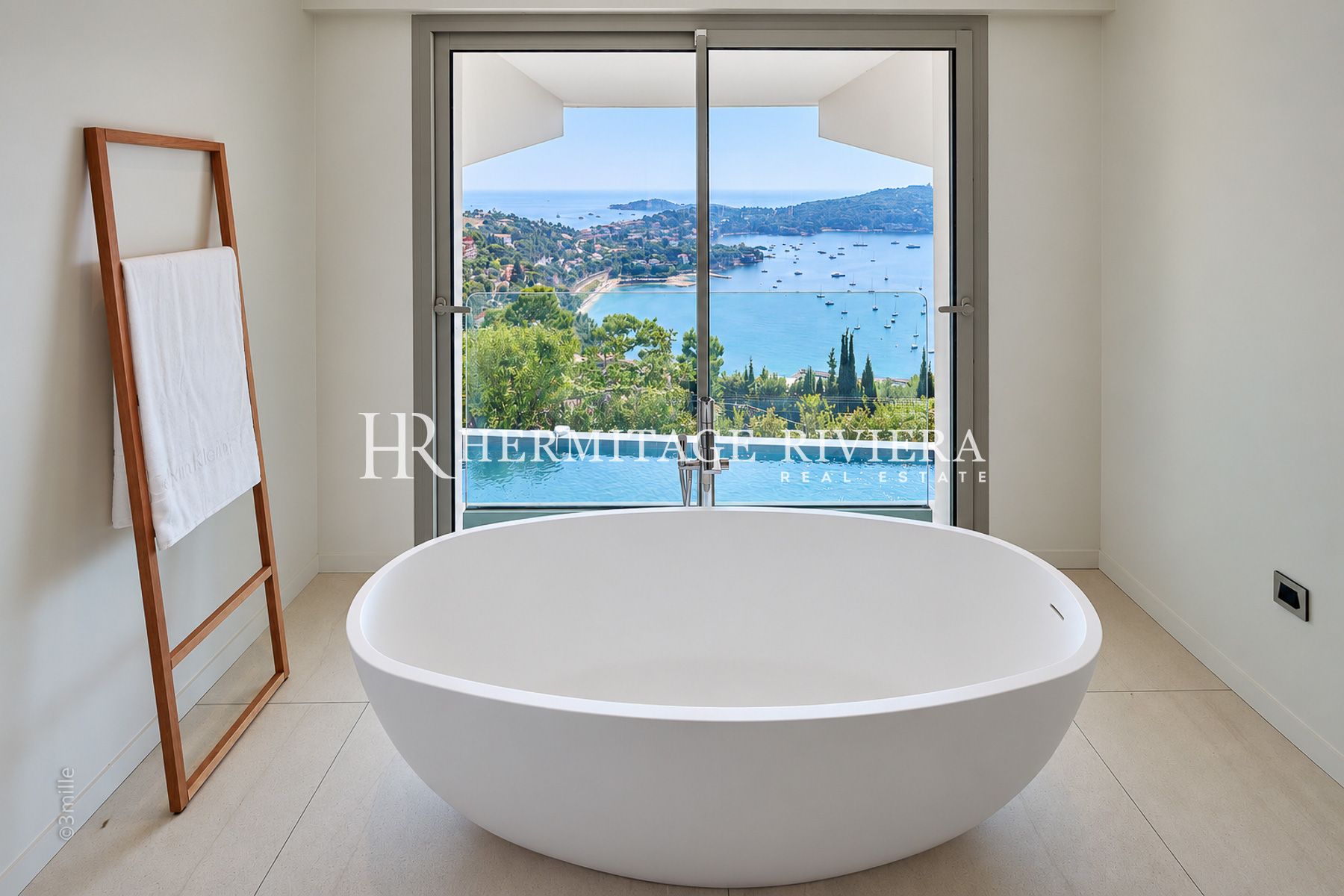 Villa in Villefranche-sur-Mer Modern property - Overlooking the Bay of Villefranche - Pool  (image 31)