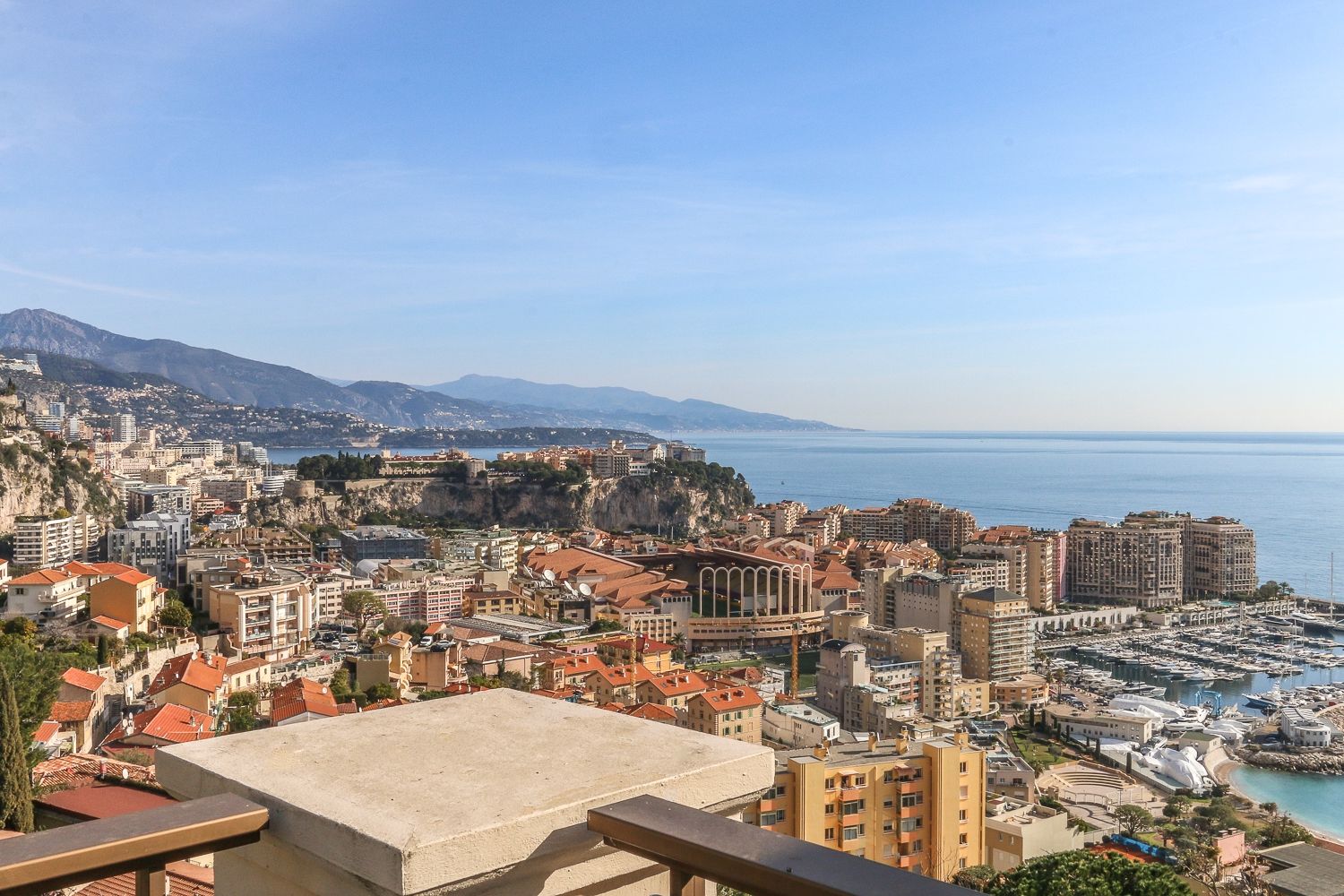 1 bedroom apartment - To renovate - Views over Monaco - Spacious Terrace