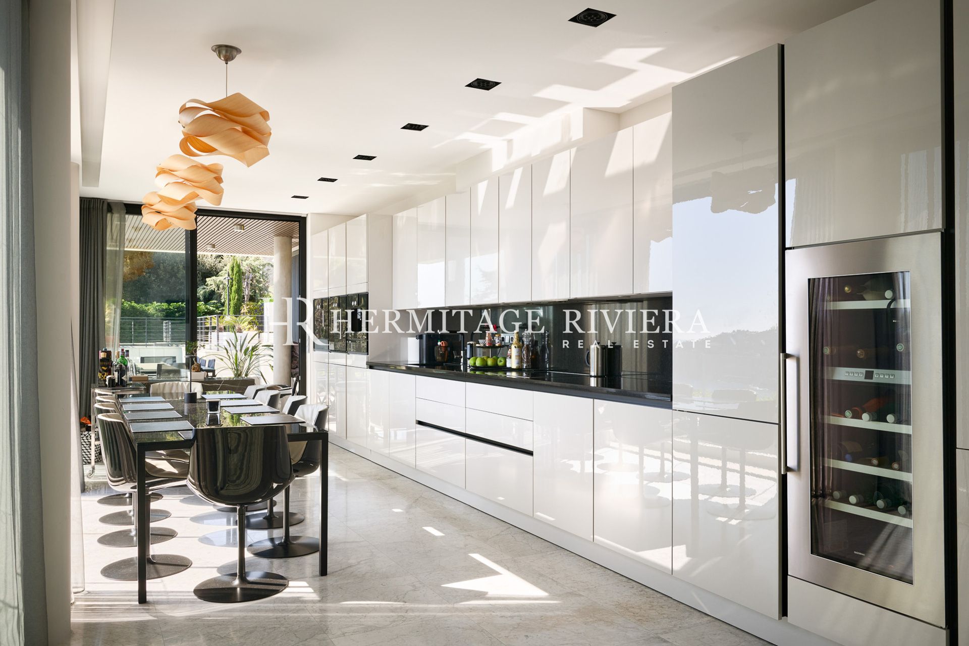 Exceptional contemporary villa panoramic views over the bay of Villefranche (image 18)