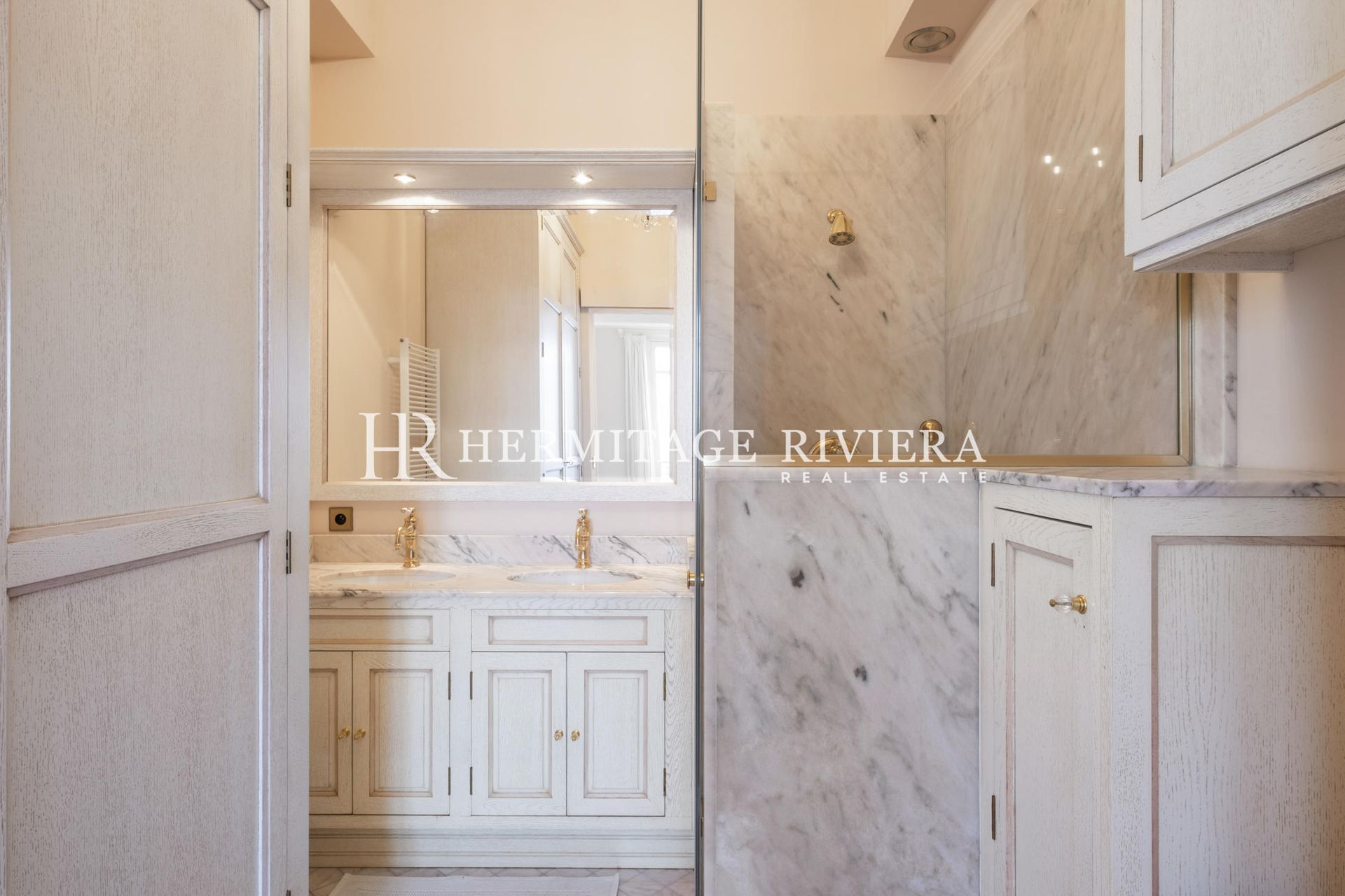 4 bedroom apartment - Waterfront - Renovated - Sea views  (image 19)