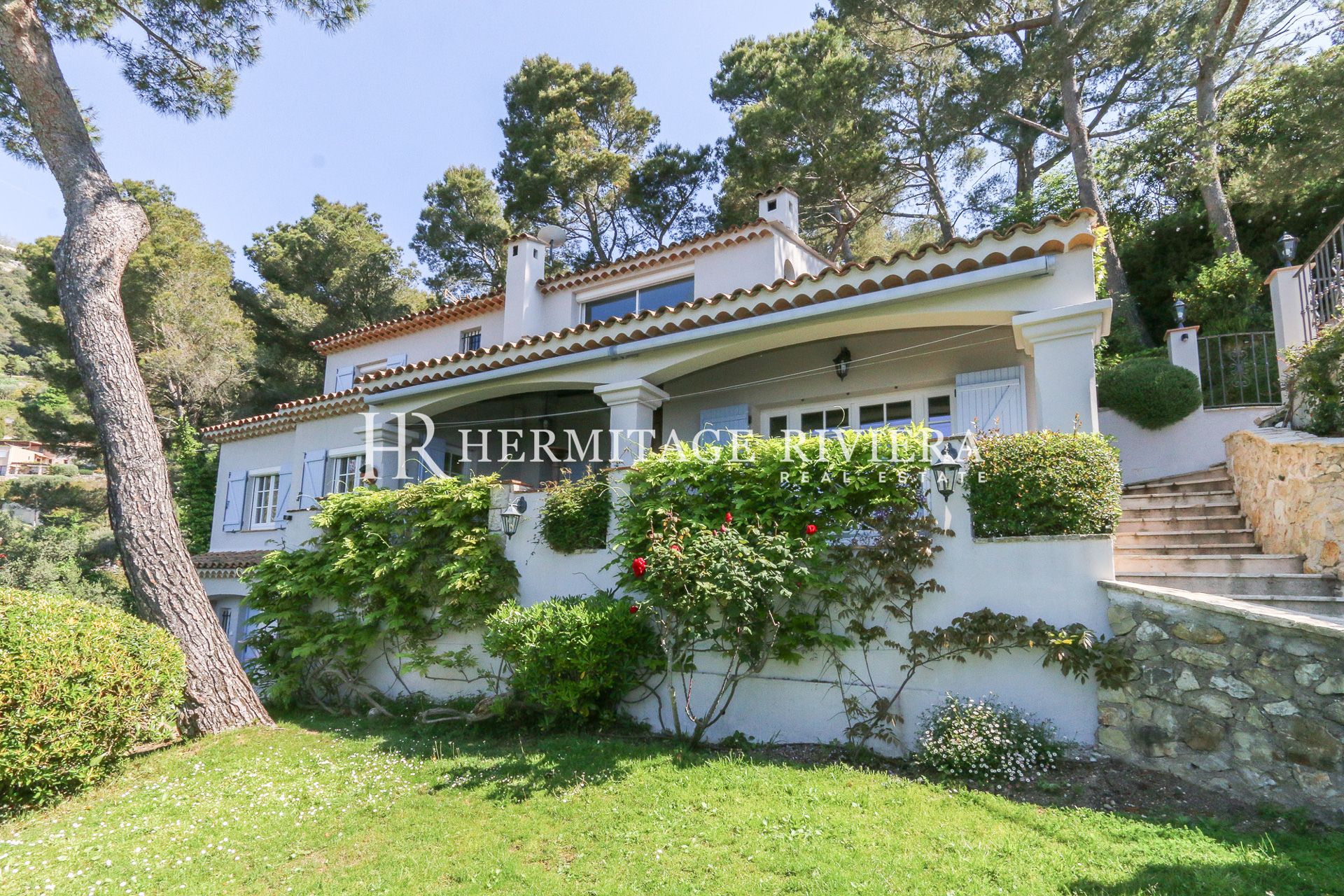 Villa ristrutturata - Vista sul paese - Piscina (immagine 6)