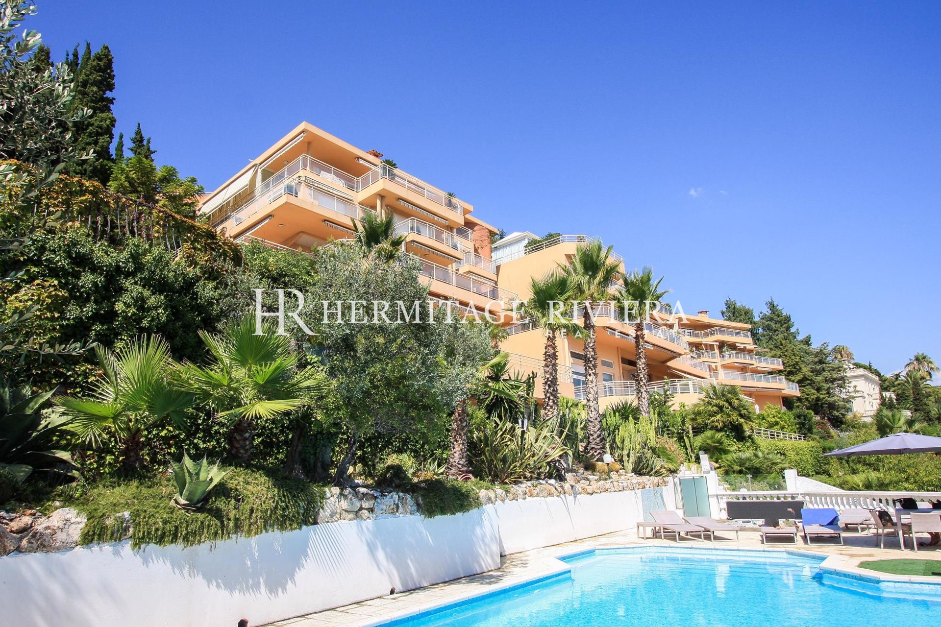 2 bedroom apartment - Duplex - View Monaco - Pool (image 19)